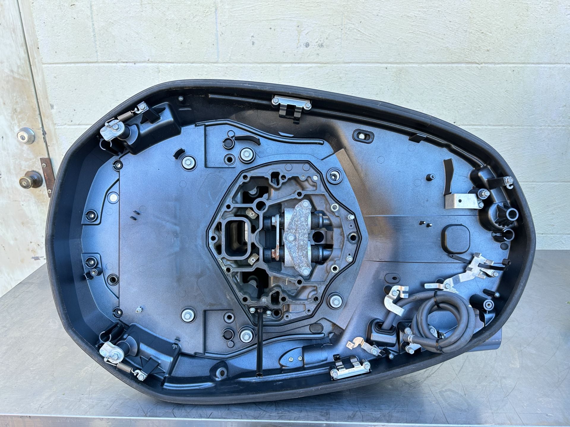 2017 Yamaha 250 HP 4 Stroke VMAX Outboard Complete Midsection & Swivel Bracket OEM