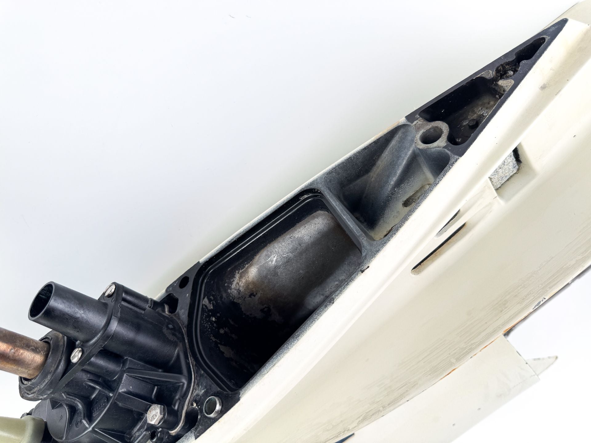 Evinrude Etec 150 175 200 HP 2 Stroke 25" XL Magnum 2 M2 Lower Unit Assembly