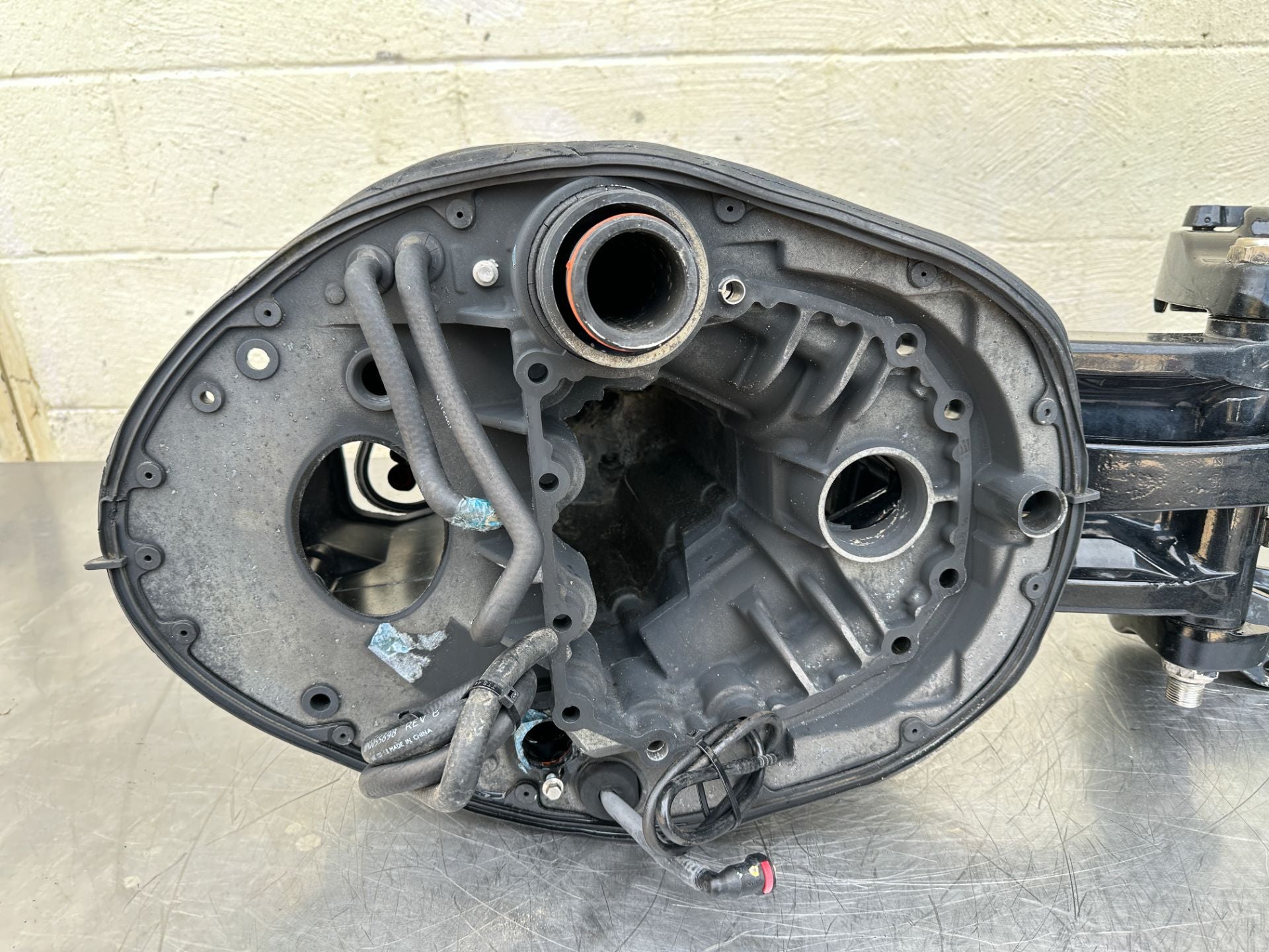 2015 Mercury 90 HP 4 Stroke Outboard Complete Midsection & Swivel Bracket 8M0091527 OEM