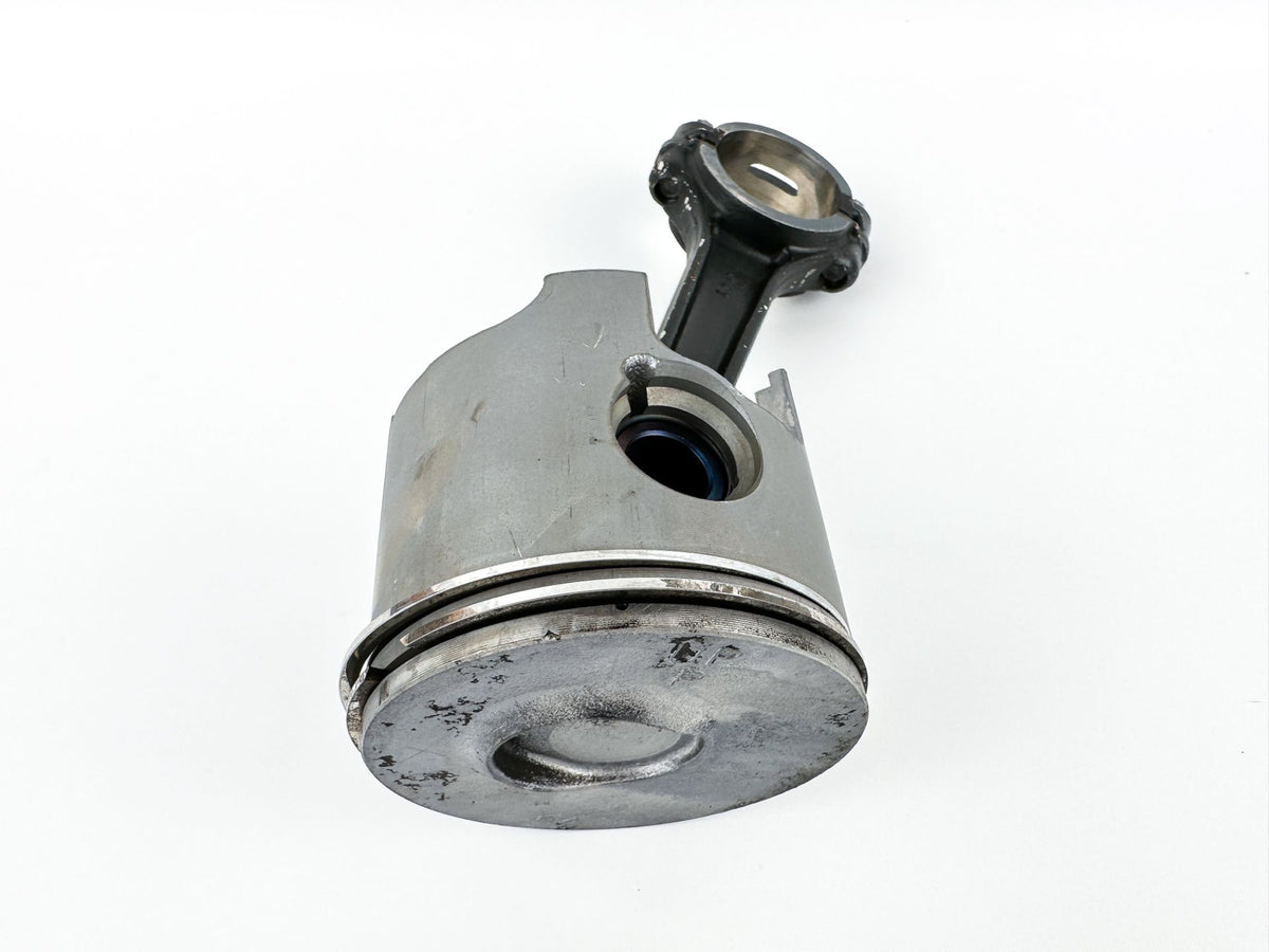 2005 Mercury 225 HP 2 Stroke Outboard Piston W/ Connecting Rod 881054T3 OEM