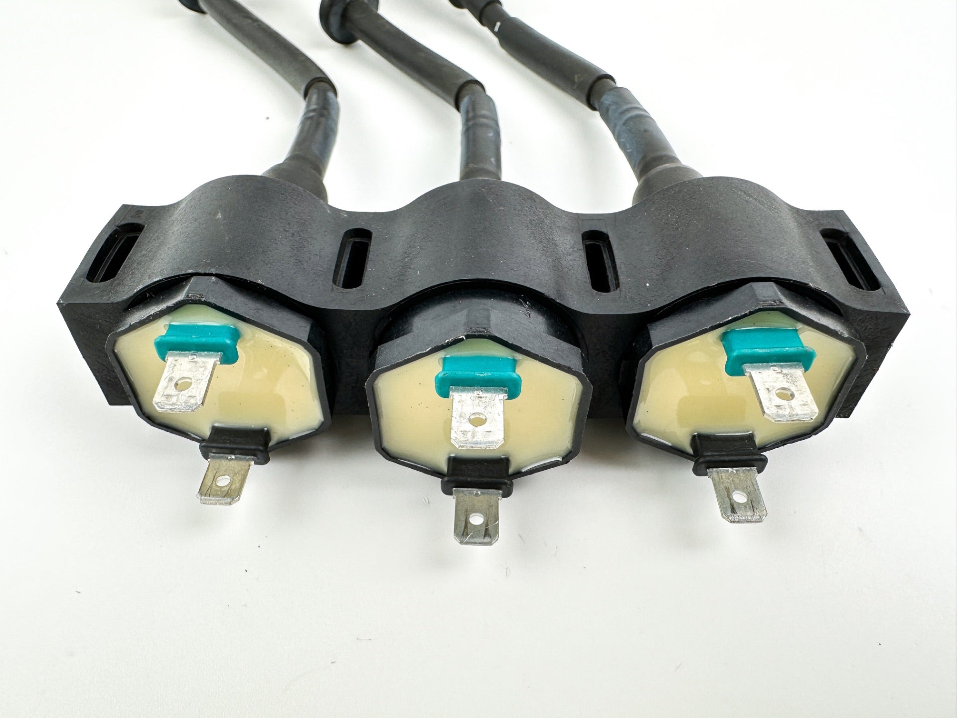 2002 Honda 50 HP 4 Stroke Outboard Ignition Coil Set 30511-ZV5-003 OEM
