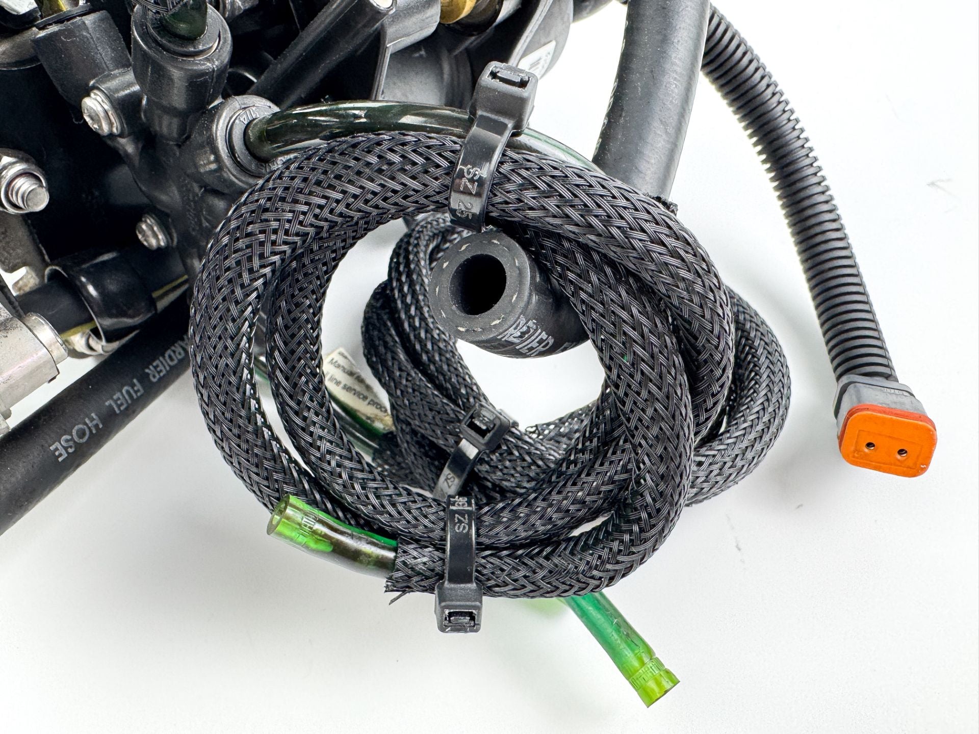 2005 Evinrude 115 HP 2 Stroke Outboard Oil Manifold & Pump 5000836 OEM