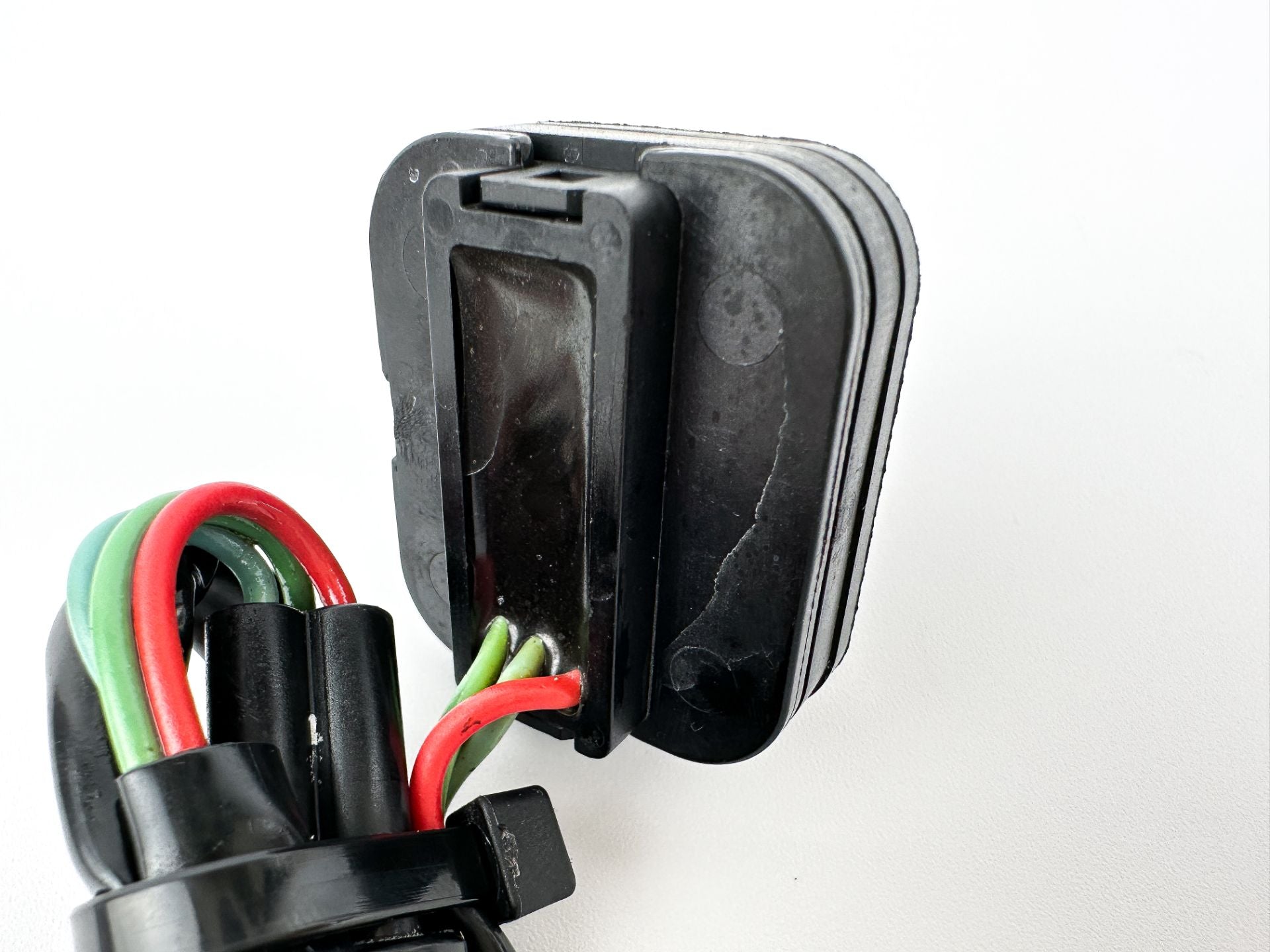 2007 Yamaha 250 HP 2 Stroke Outboard Trim Switch 69J-82563-00-00 OEM