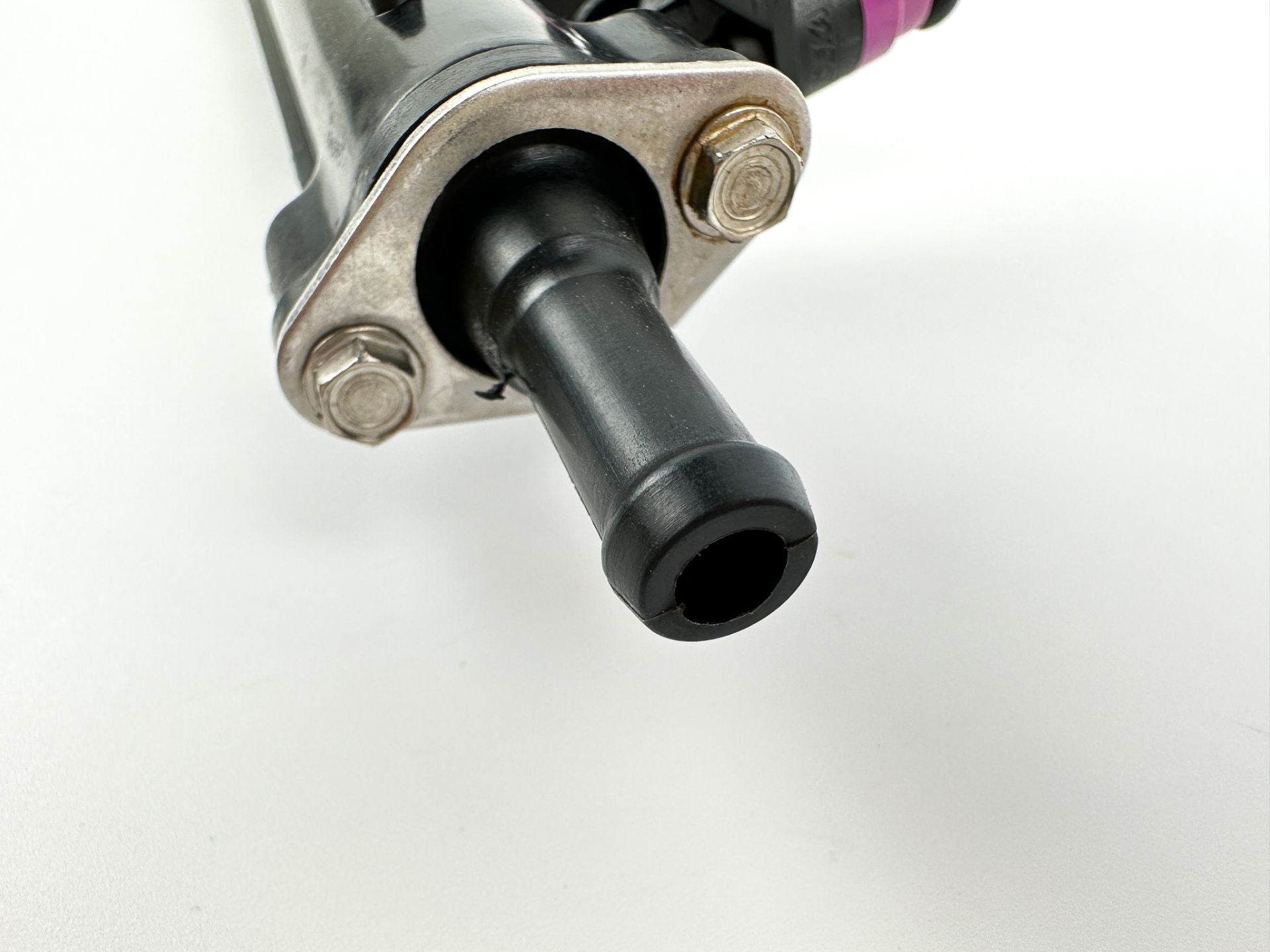 2014 Mercury 115 HP 4 Stroke Outboard Fuel Injector Set W/ Rail 8M0006027 OEM