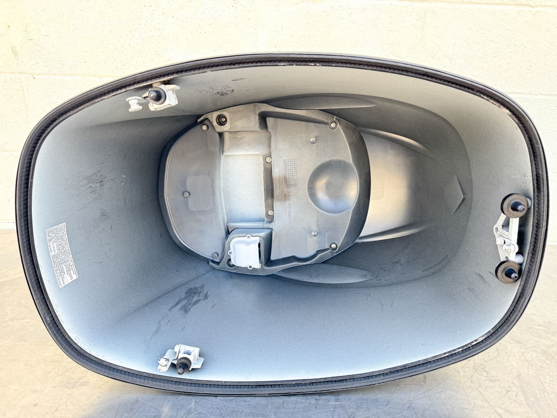 2017 Suzuki 115 HP 4 Stroke Outboard Top Cowling 61400-90890-Y5S OEM