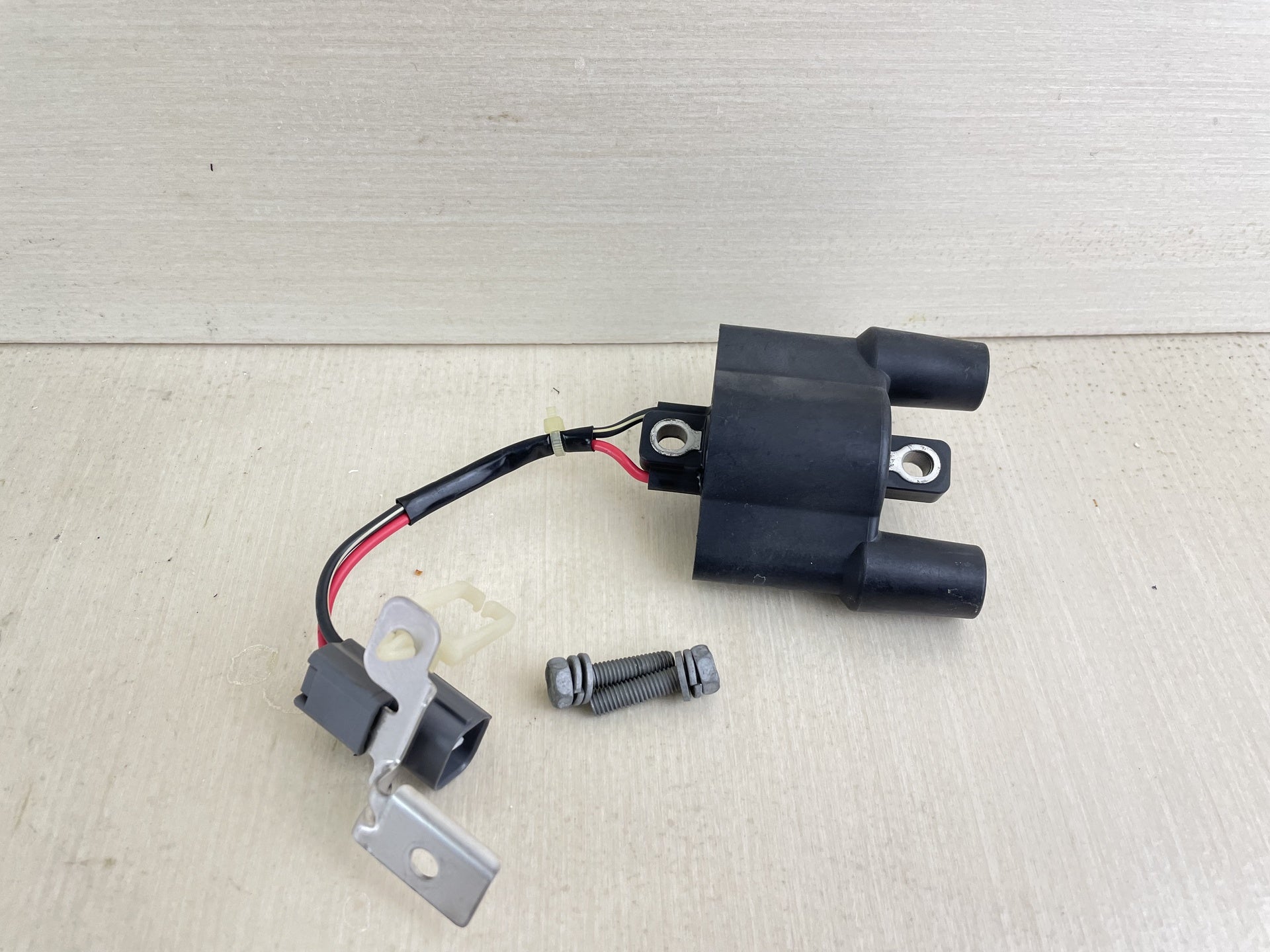 04 - 2021 Yamaha Outboard Ignition Coil 50 60 70 75 90 115 150 HP