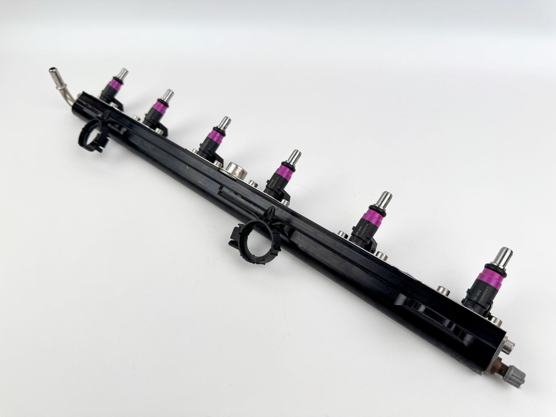2015 Mercury 300 HP 4 Stroke Outboard Fuel Injector Set W/ Rail 8M0041080 OEM
