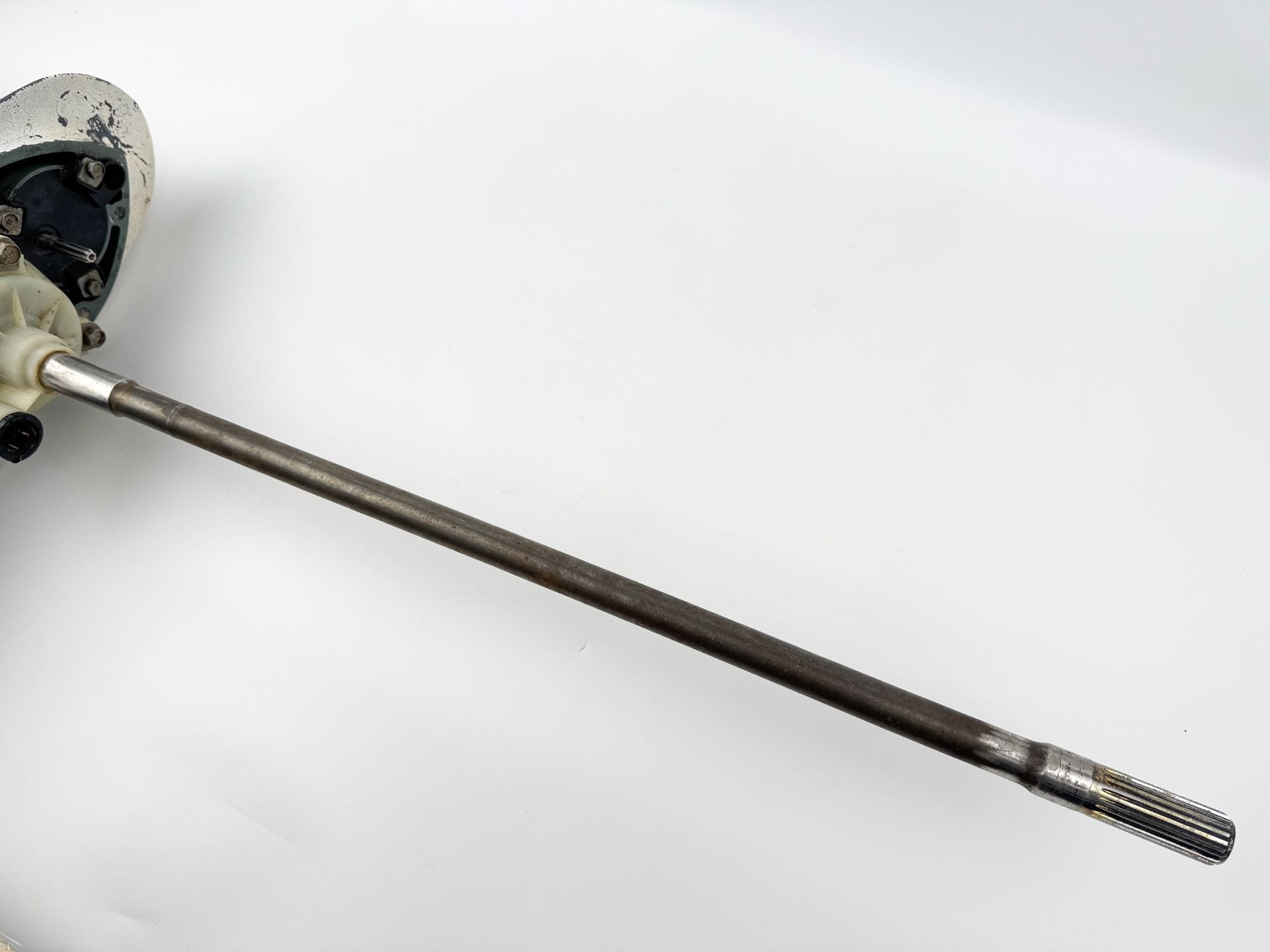 04-06 Yamaha 300HP 2 Stroke Outboard 25" Lower Unit Gear Case Counter