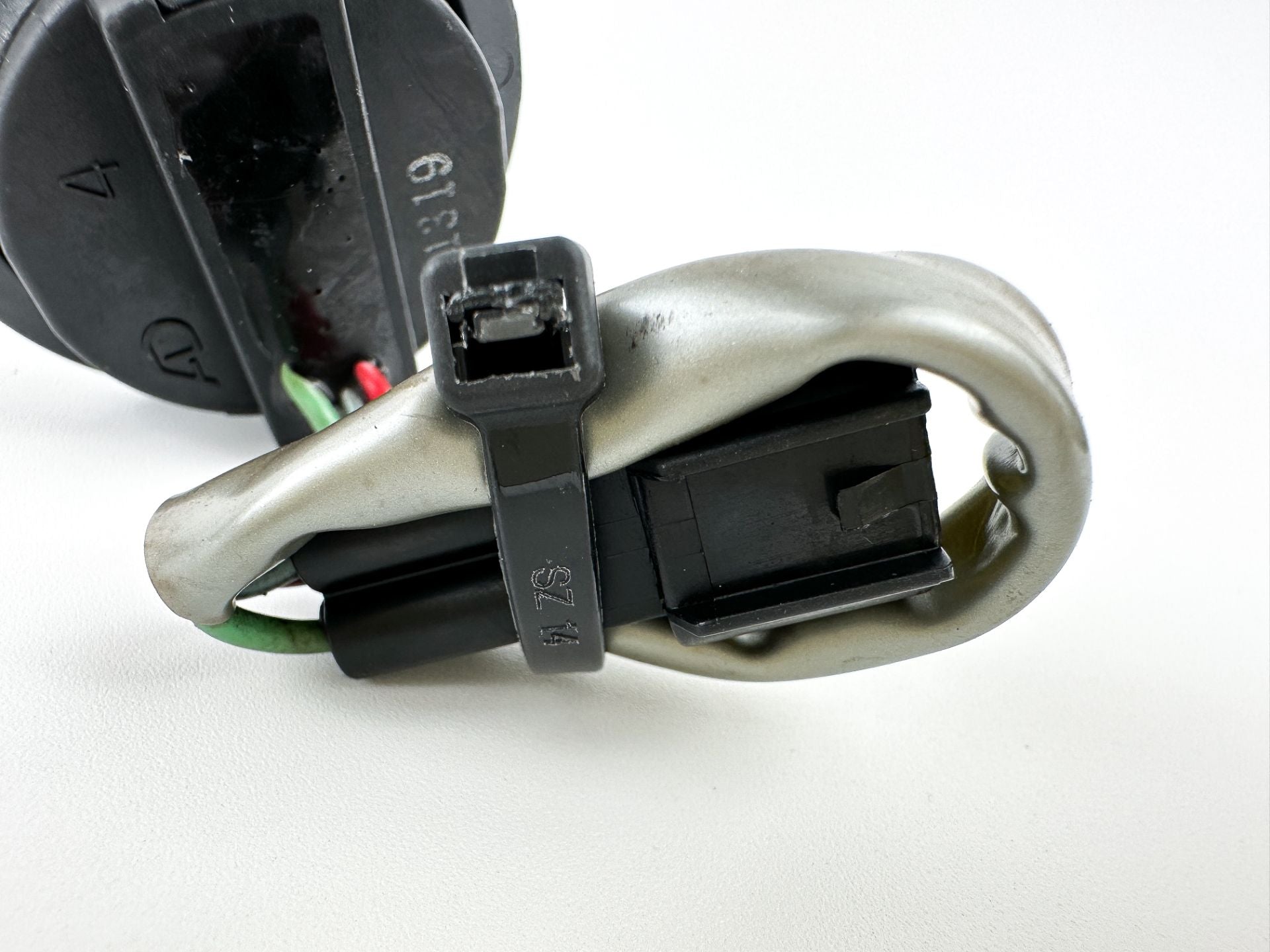 2001 Yamaha 115 HP 2 Stroke Outboard Trim Switch 6R3-82563-00-00 OEM