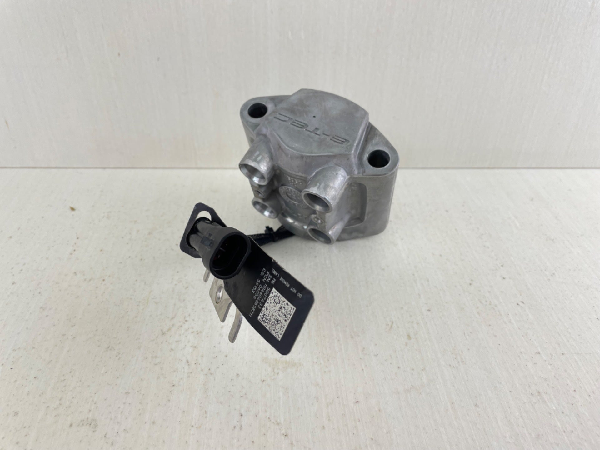 5008826 Evinrude 40 50 60 75 90 HP 2 Stroke Etec Outboard Fuel Injector Assembly