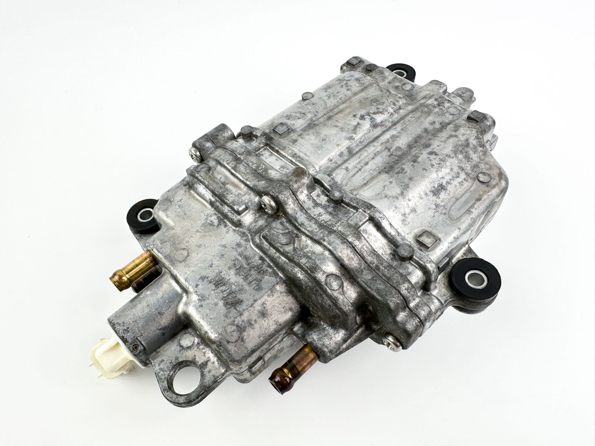 2005 Suzuki 140 HP 4 Stroke Outboard Vapor Separator Tank VST 15600-90J01 OEM