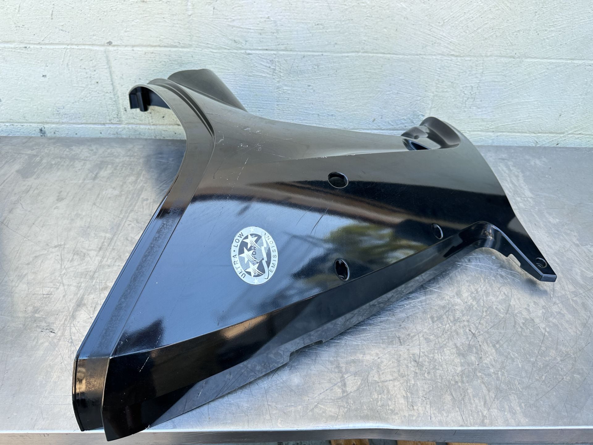 2015 Mercury 90 HP 4 Stroke Outboard Lower Apron Cowling Starboard 8M0088280 OEM