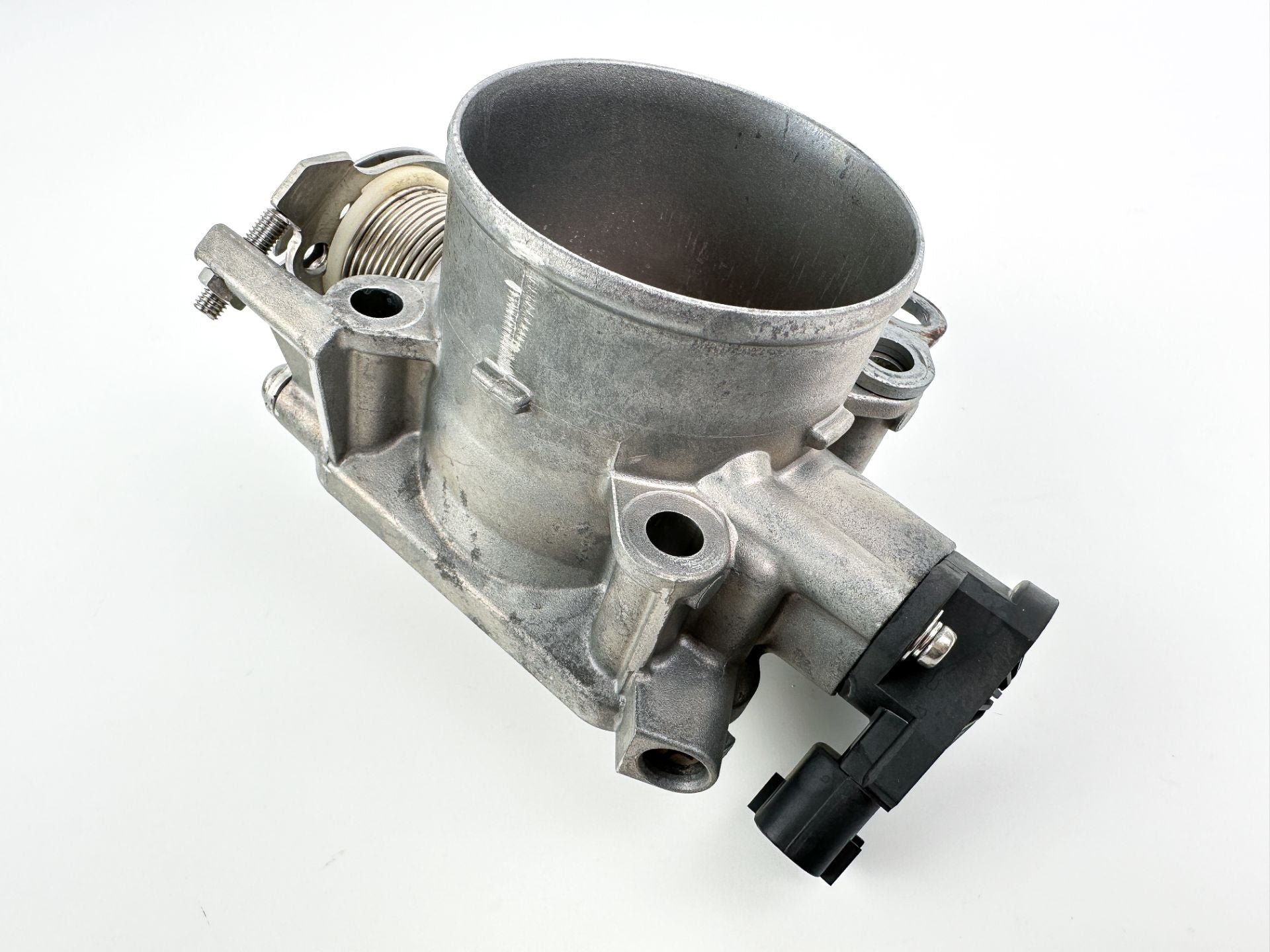 2016 Suzuki 175 HP 4 Stroke Outboard Throttle Body Assembly 13300-96J01 OEM