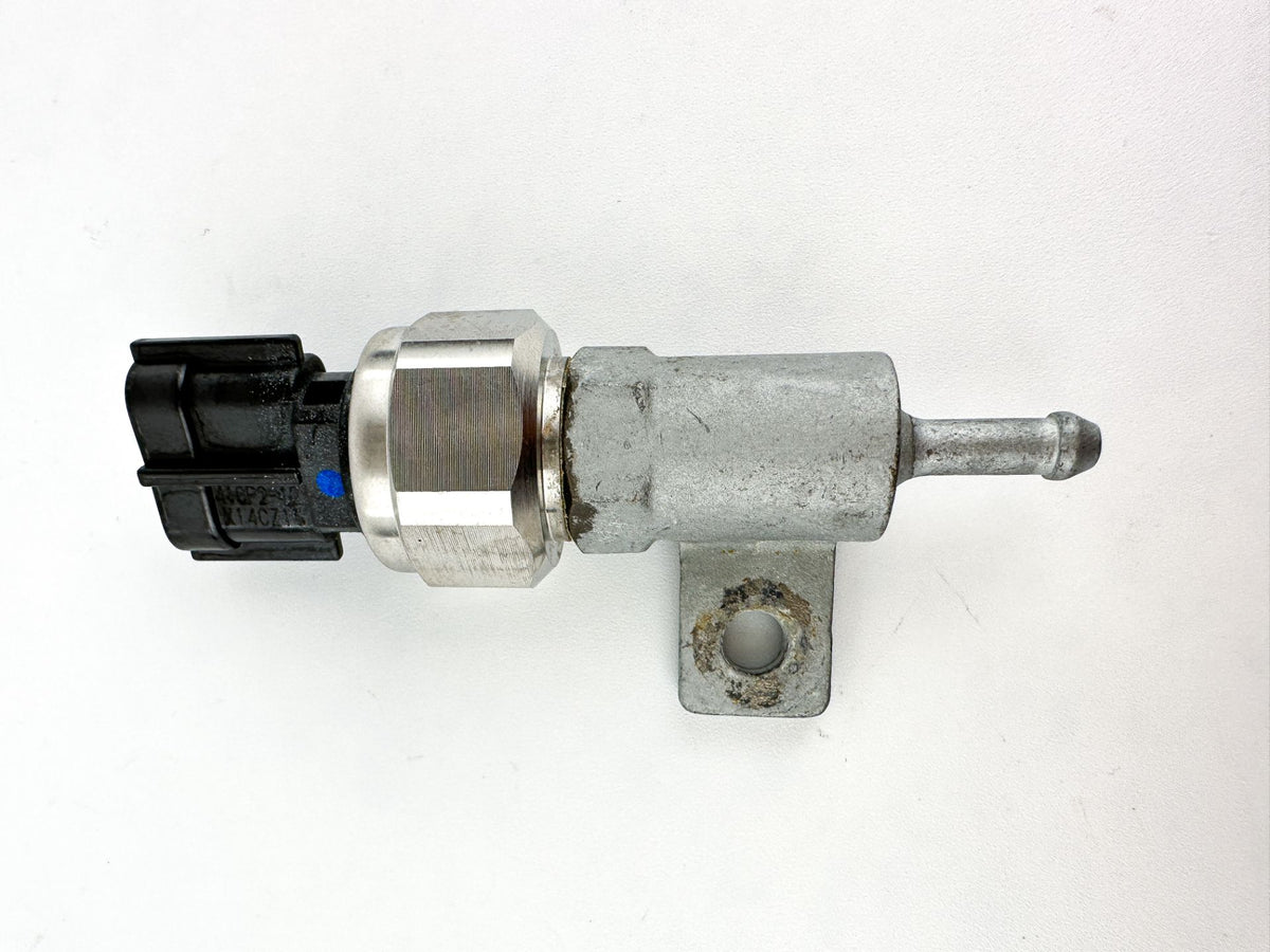 2014 Yamaha 300 HP 4 Stroke Outboard Water Pressure Sensor 6AW-8366B-01-00 OEM
