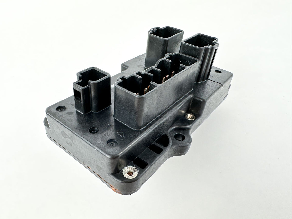 04-14 Yamaha 150HP 4 Stroke Outboard Fuse Box 63P-82170-00-00 Tested