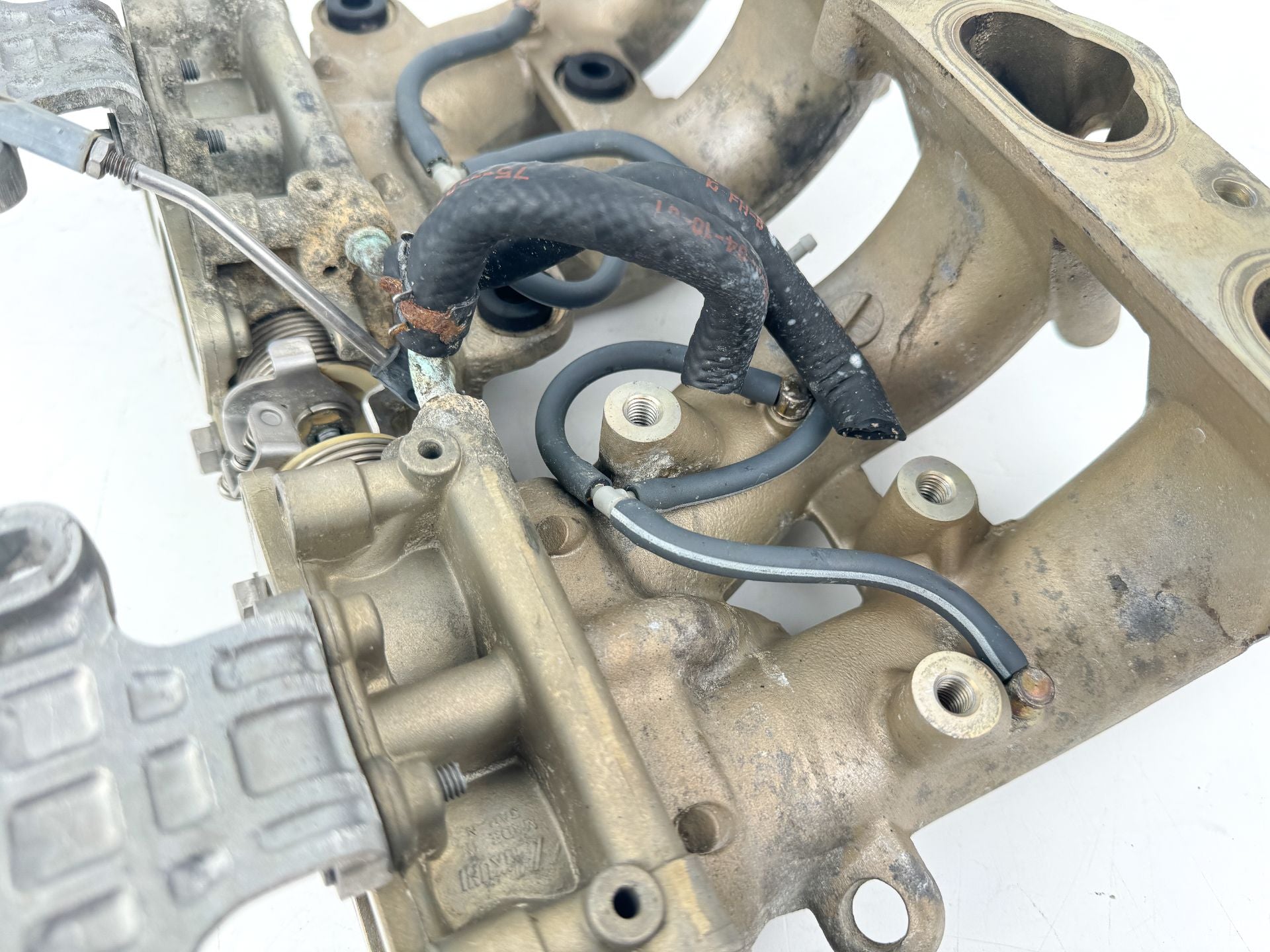 2005 Yamaha 115 HP 4 Stroke Outboard Intake Manifold & Throttle Body OEM