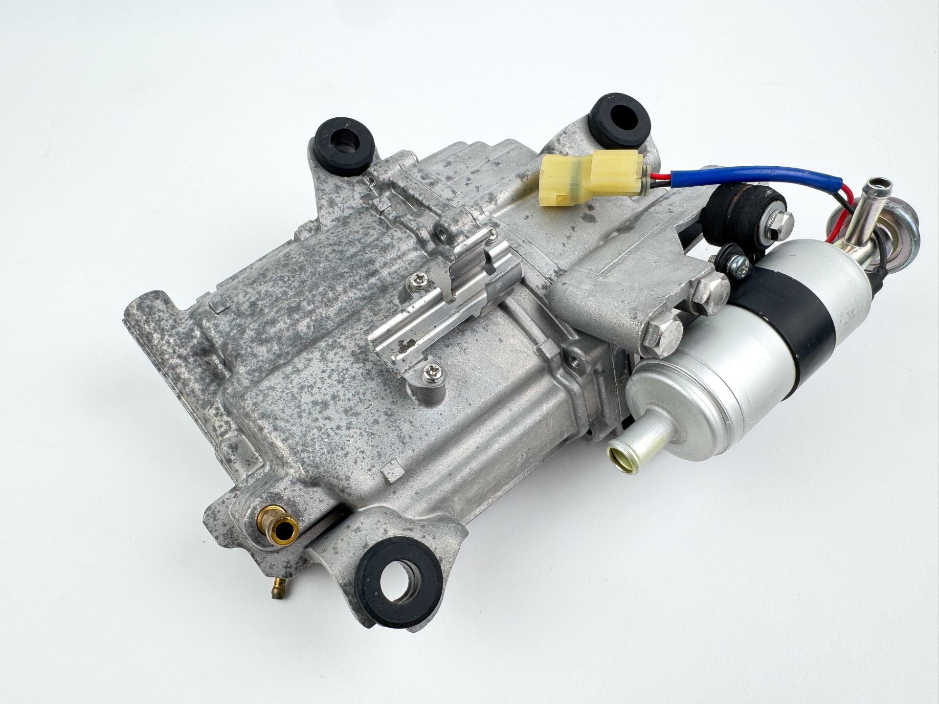 Suzuki DF 200 225 250 HP 4 Stroke Outboard Vapor Separator Tank VST 15600-93J02 OEM