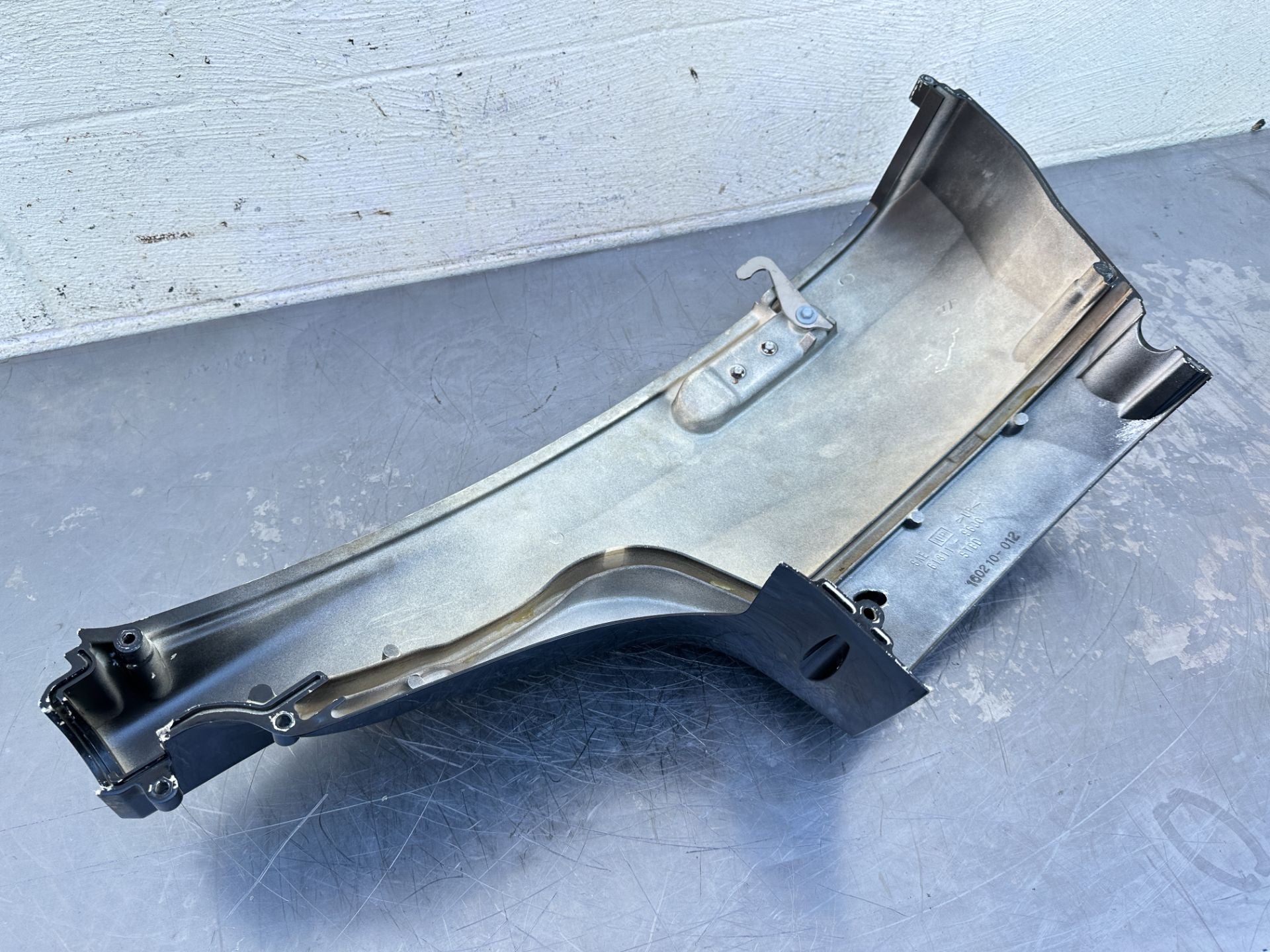 2016 Suzuki 175 HP 4 Stroke Outboard 25" XL Cowling Set Oil Pan Cover