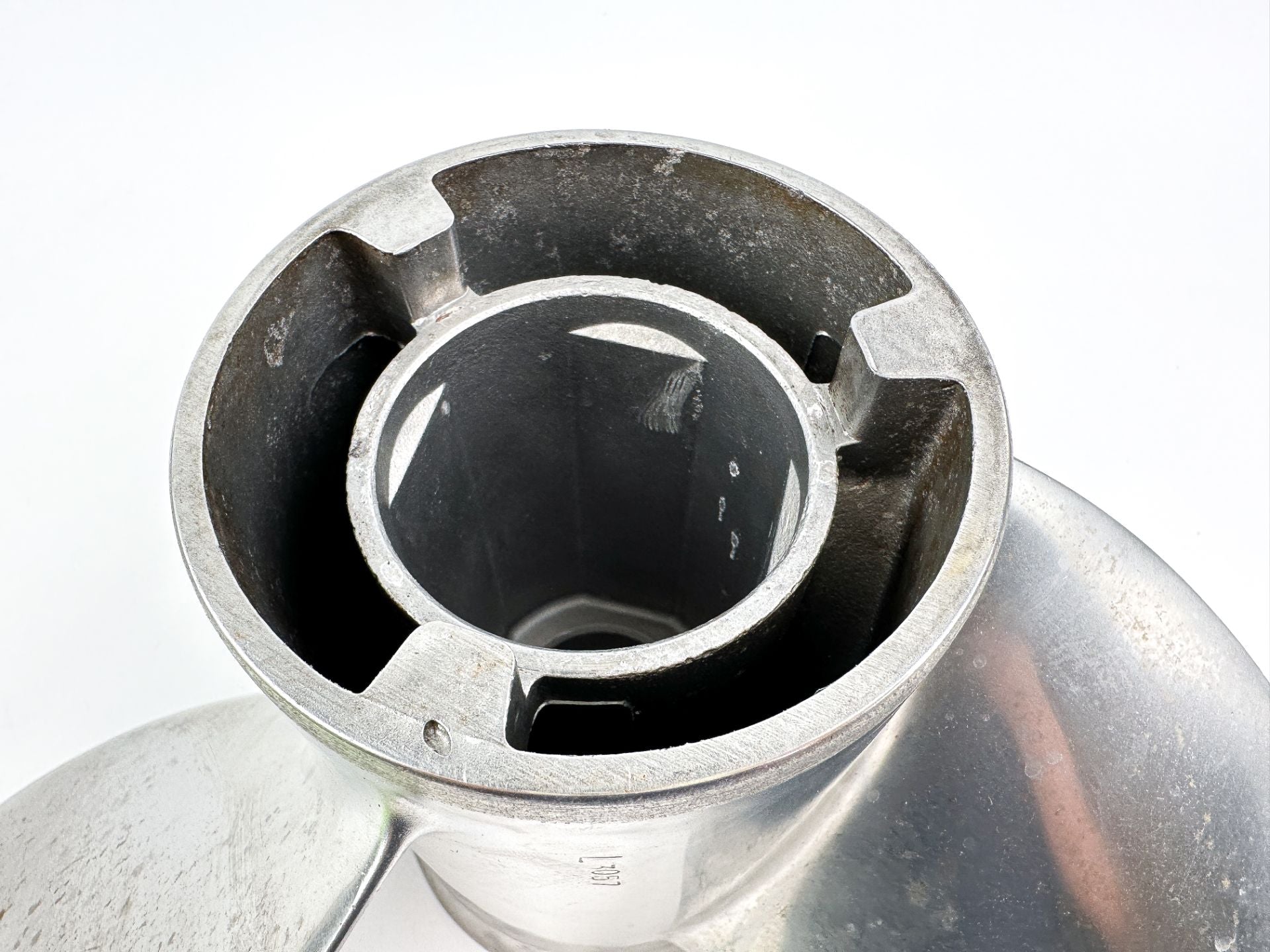 Mercury Marine Vengeance 13 x 18 P Stainless Steel Propeller 48-16988 RH