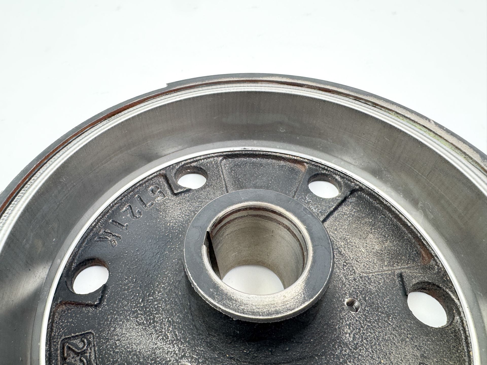 2006 Mercury 25 HP 4 Stroke Outboard Flywheel 898101T64 OEM