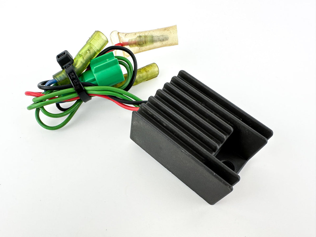 2002 Yamaha 50 HP 2 Stroke Outboard Rectifier & Regulator 6H2-81960-10-00 OEM