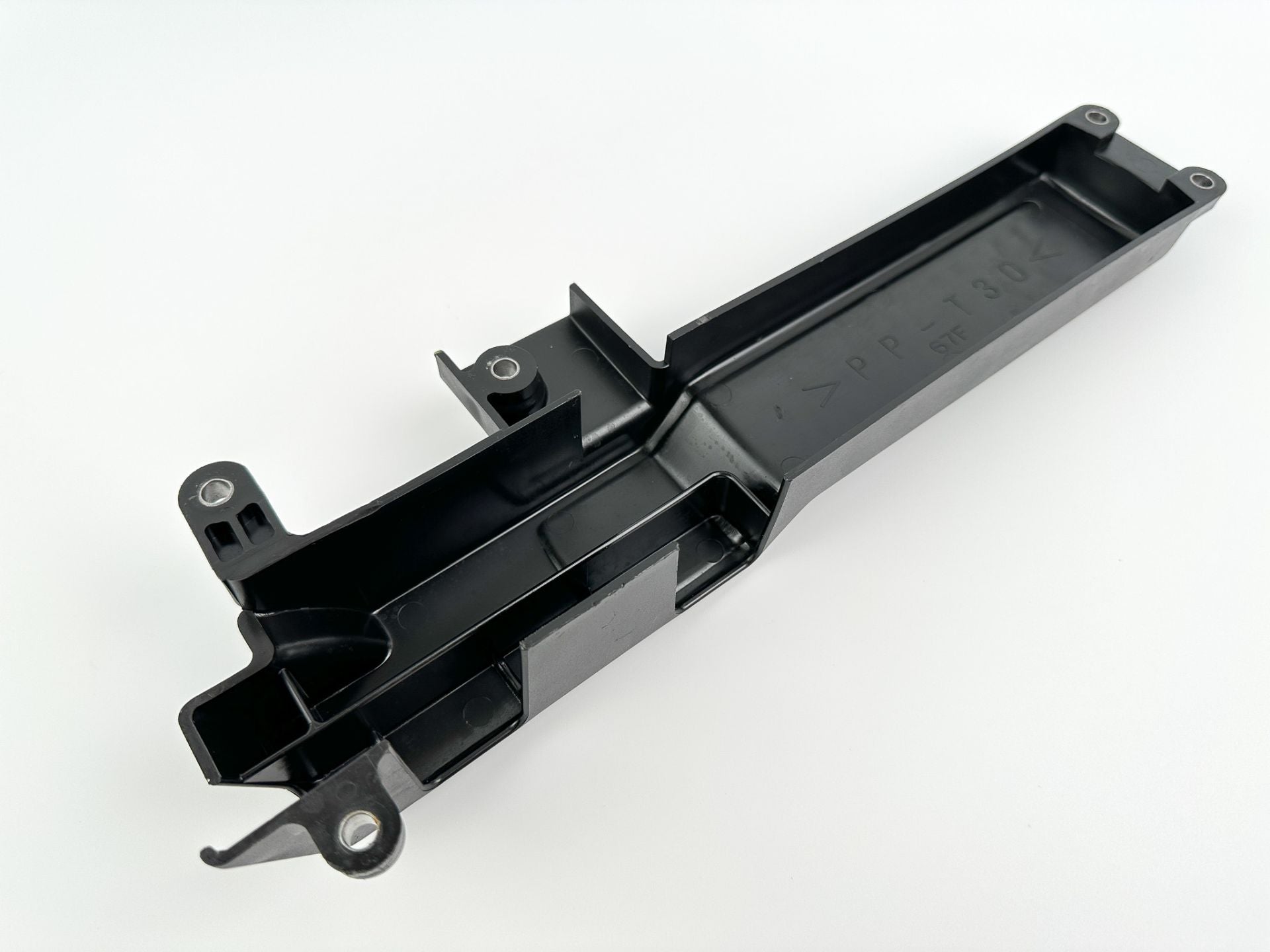 2003 Yamaha 115 HP 4 Stroke Outboard Ignition Coil Cover 67F-11192-00-00 OEM