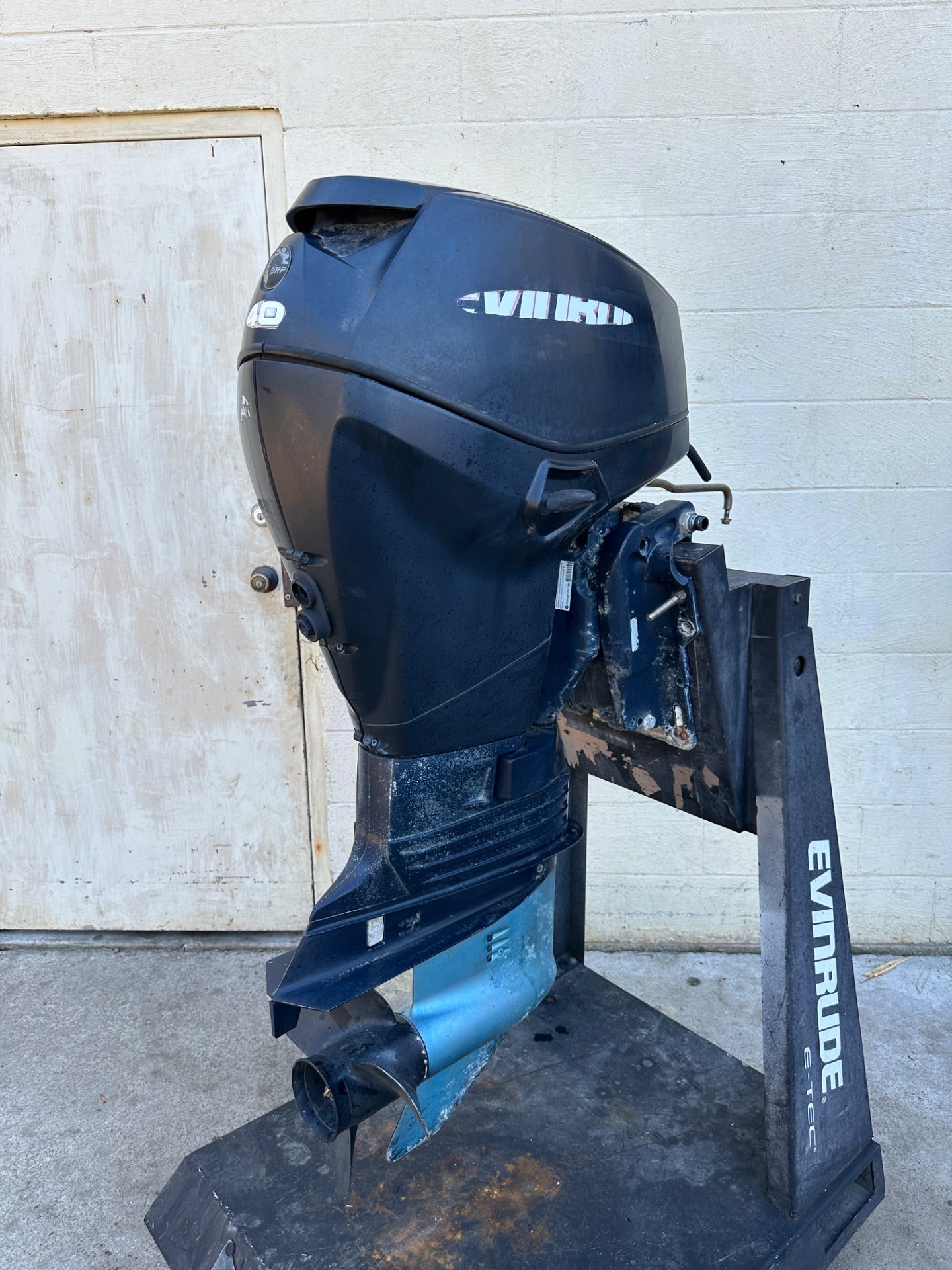 2007 Evinrude Etec 40HP 2 Stroke Outboard Engine W/ 20" Shaft Needs Work