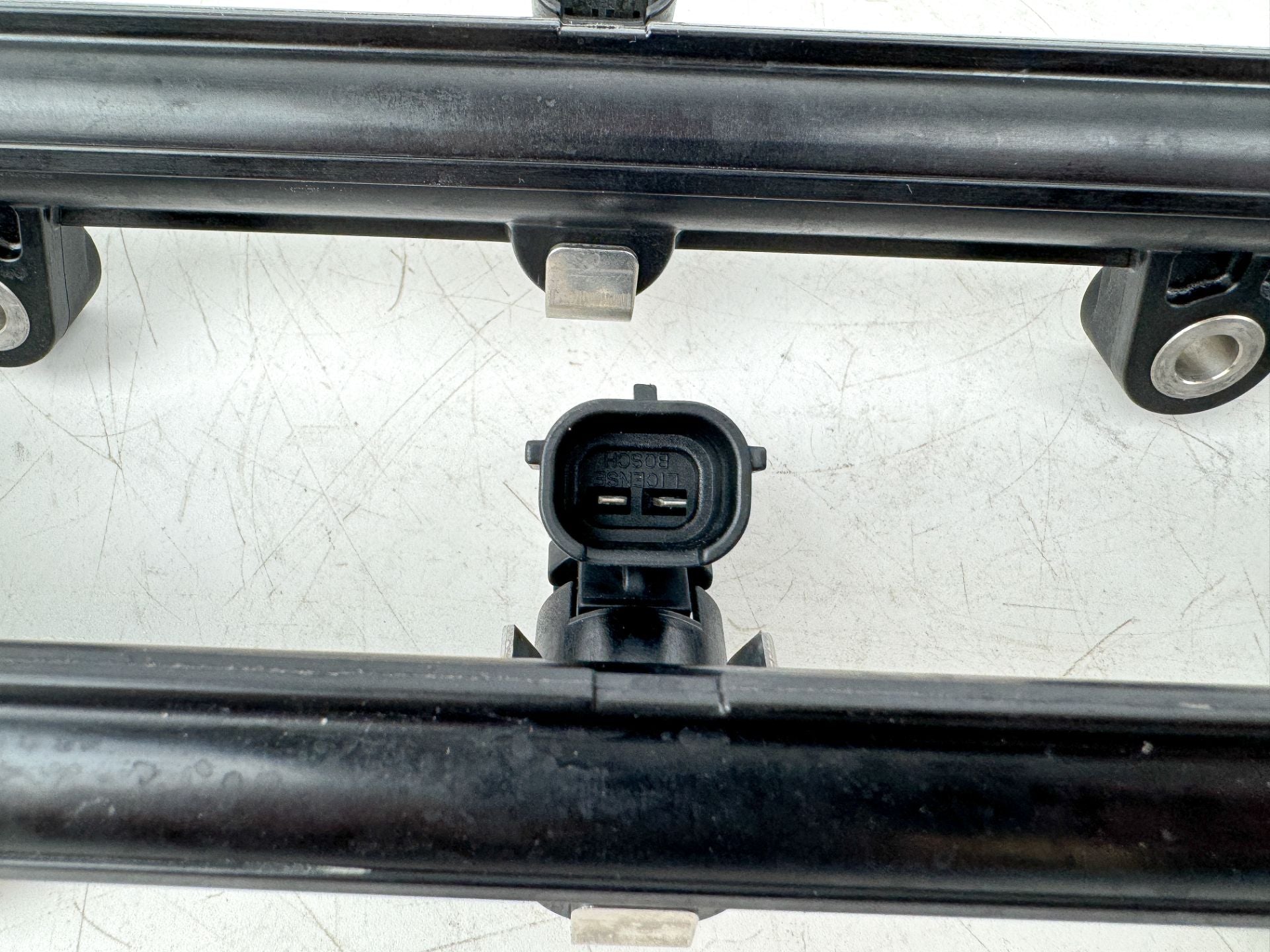 2016 Yamaha 250 HP 4 Stroke Outboard Fuel Injector Set W/ Rail 6AW-13761-00-00 OEM