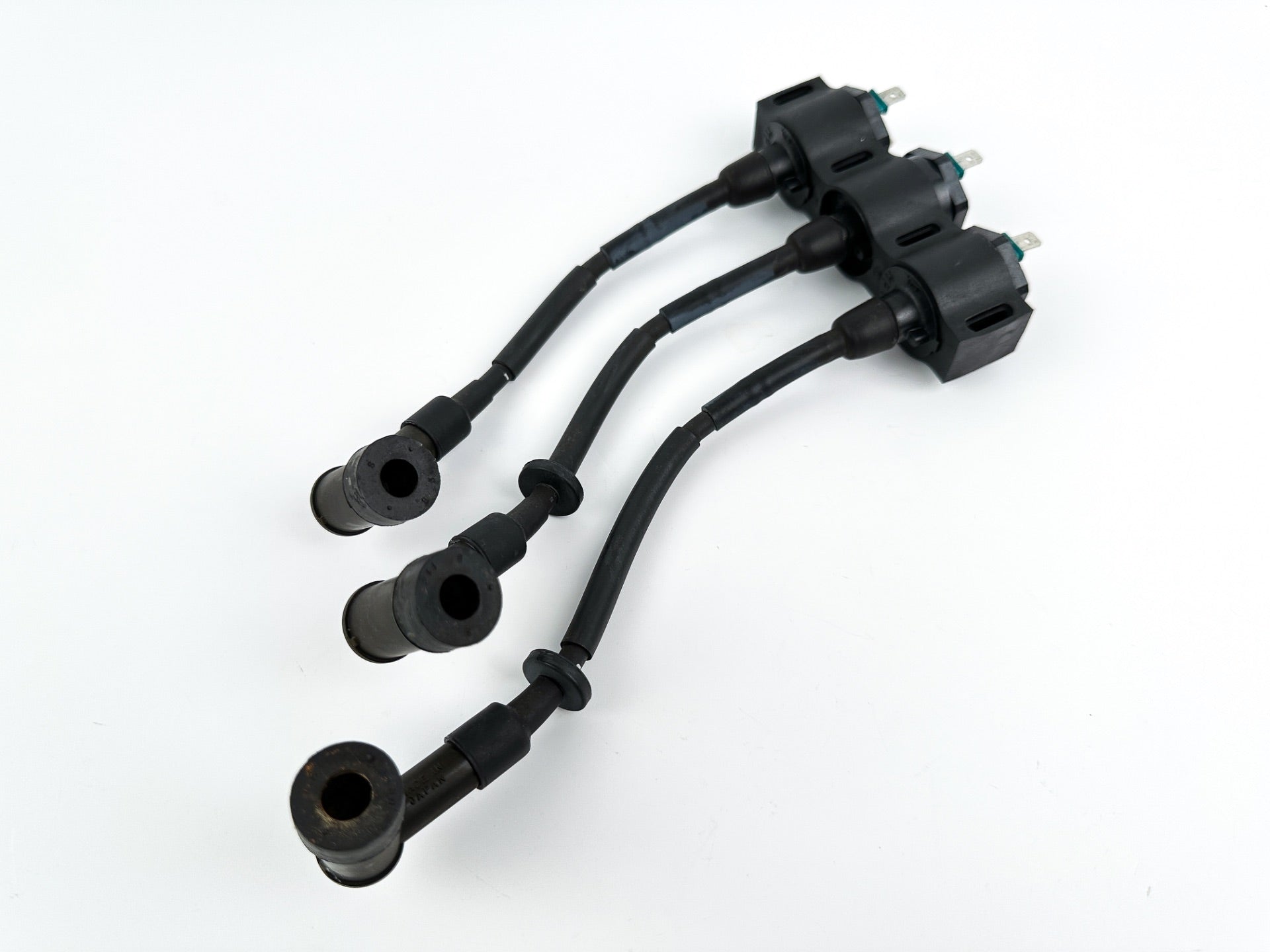2002 Honda 50 HP 4 Stroke Outboard Ignition Coil Set 30511-ZV5-003 OEM