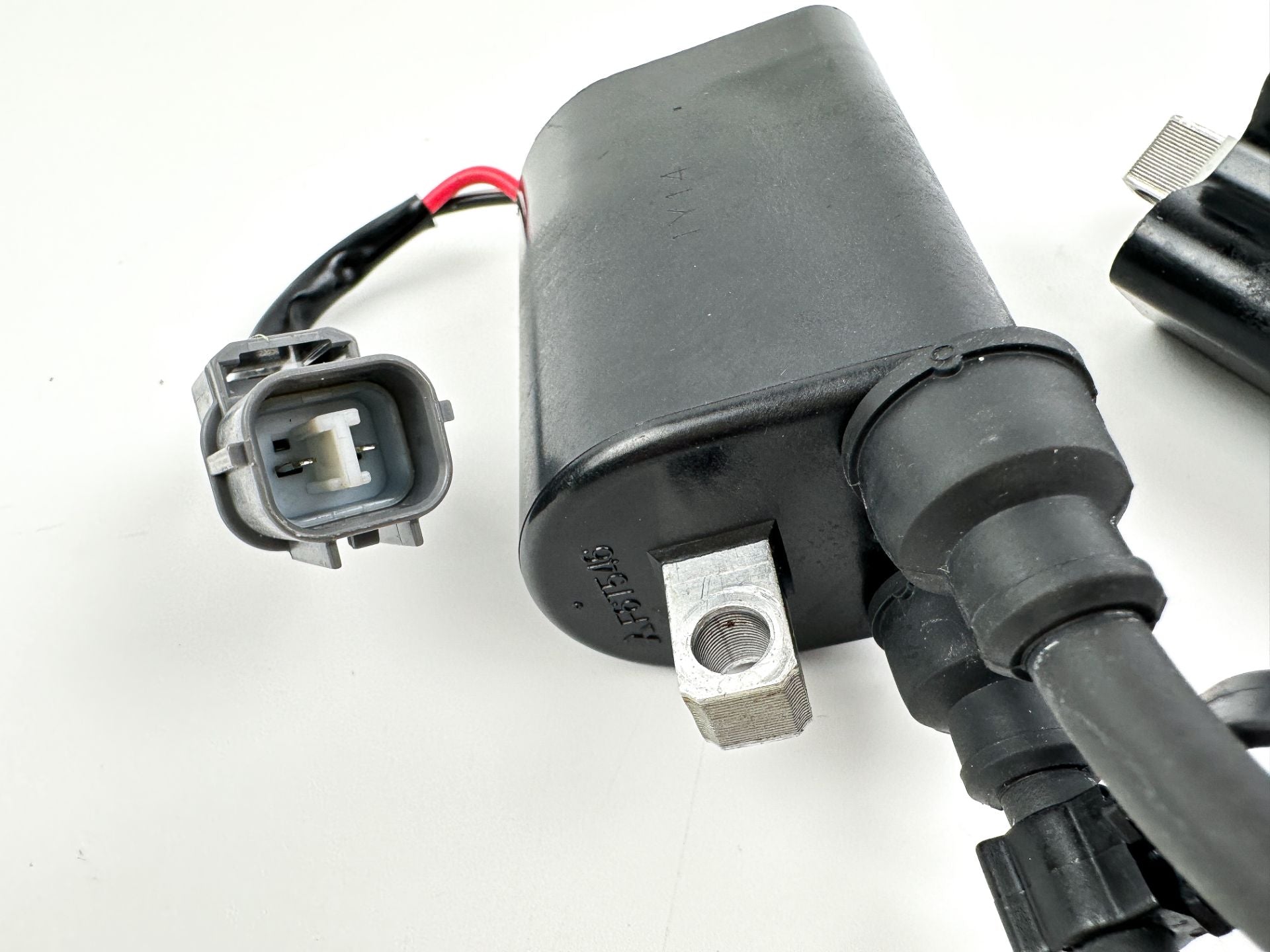 2012 Yamaha 115 HP 4 Stroke Outboard Ignition Coil Set 68V-82310-00-00 OEM