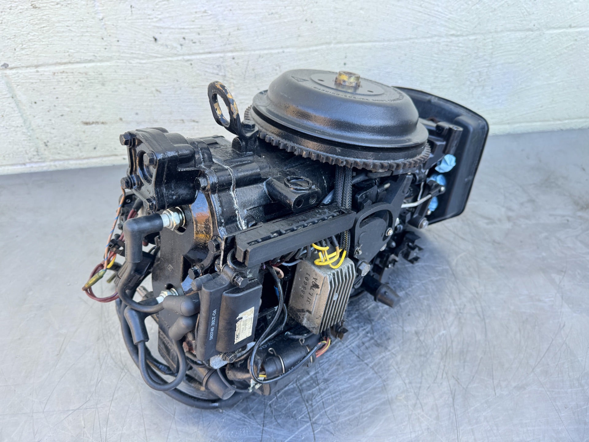 1995 Evinrude 40 HP 2 Stroke Outboard Powerhead 0437341 OEM