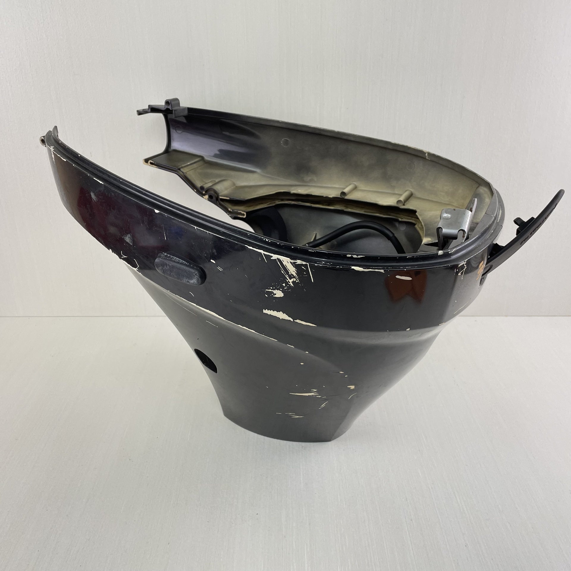 2011 Suzuki DF 25 HP 4 Stroke Twin-V Lower Cowling Set Left Right