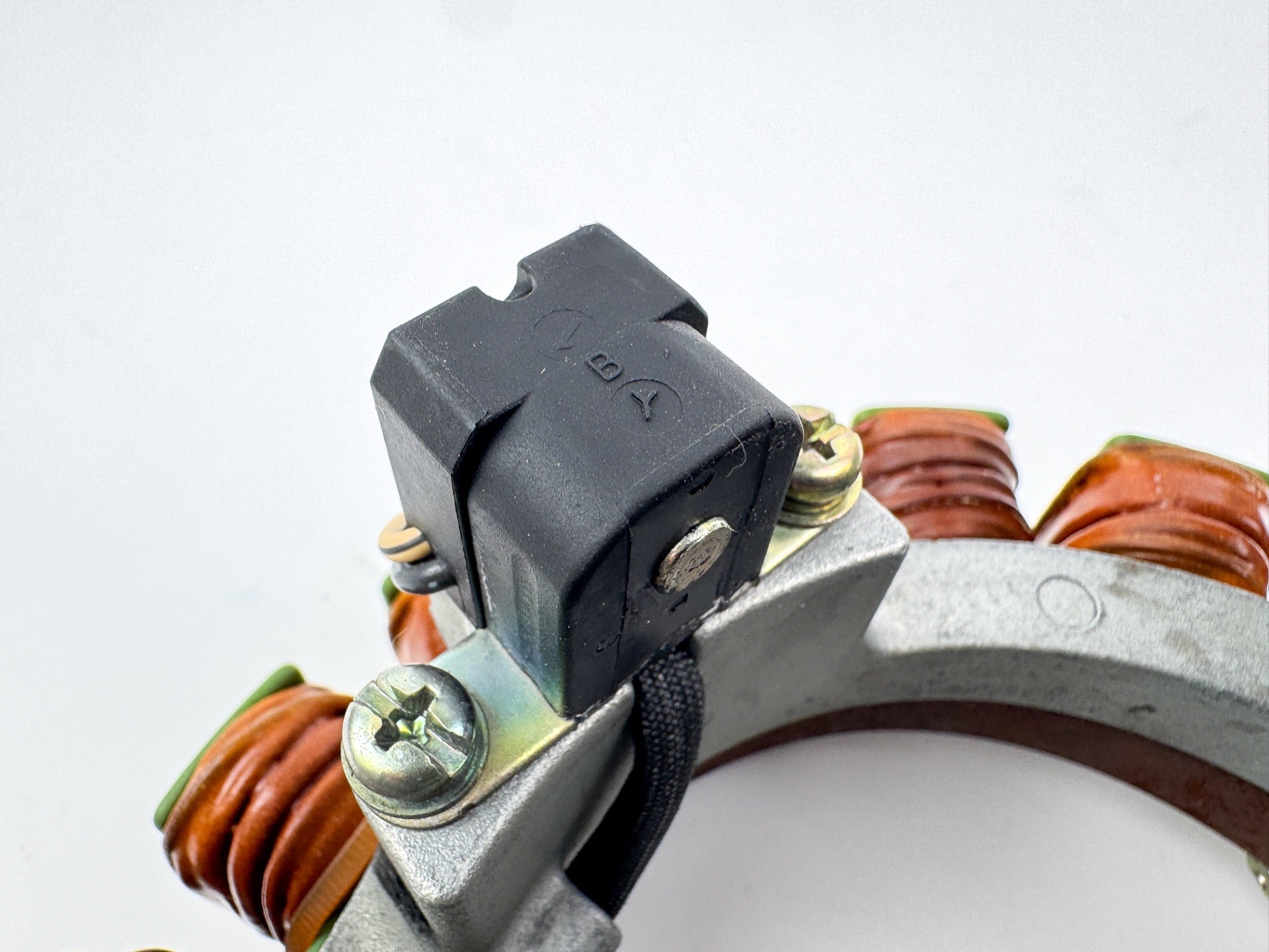 2002 Yamaha 225 HP 4 Stroke Outboard Coil Pulser Base Stator Assembly 69J-81460-00-00 OEM