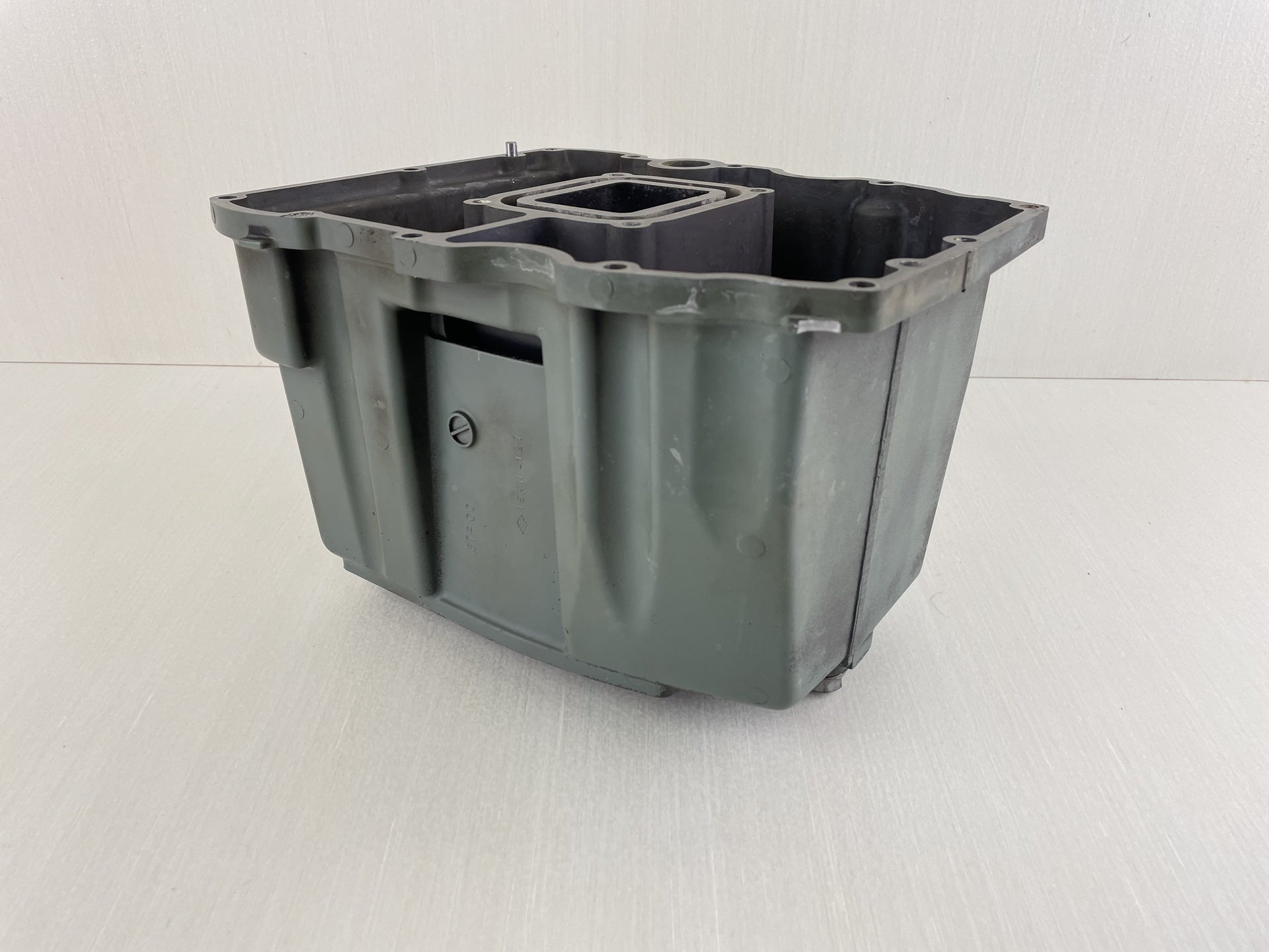 2001 Yamaha F 115 HP 4 Stroke Outboard Oil Pan 67F-15311-00-5B