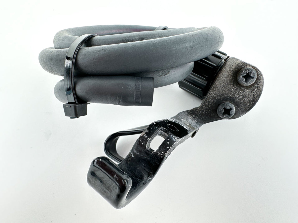 2013 Yamaha 115 HP 4 Stroke Outboard Fresh Water Flush Port 68V-24312-00-00 OEM