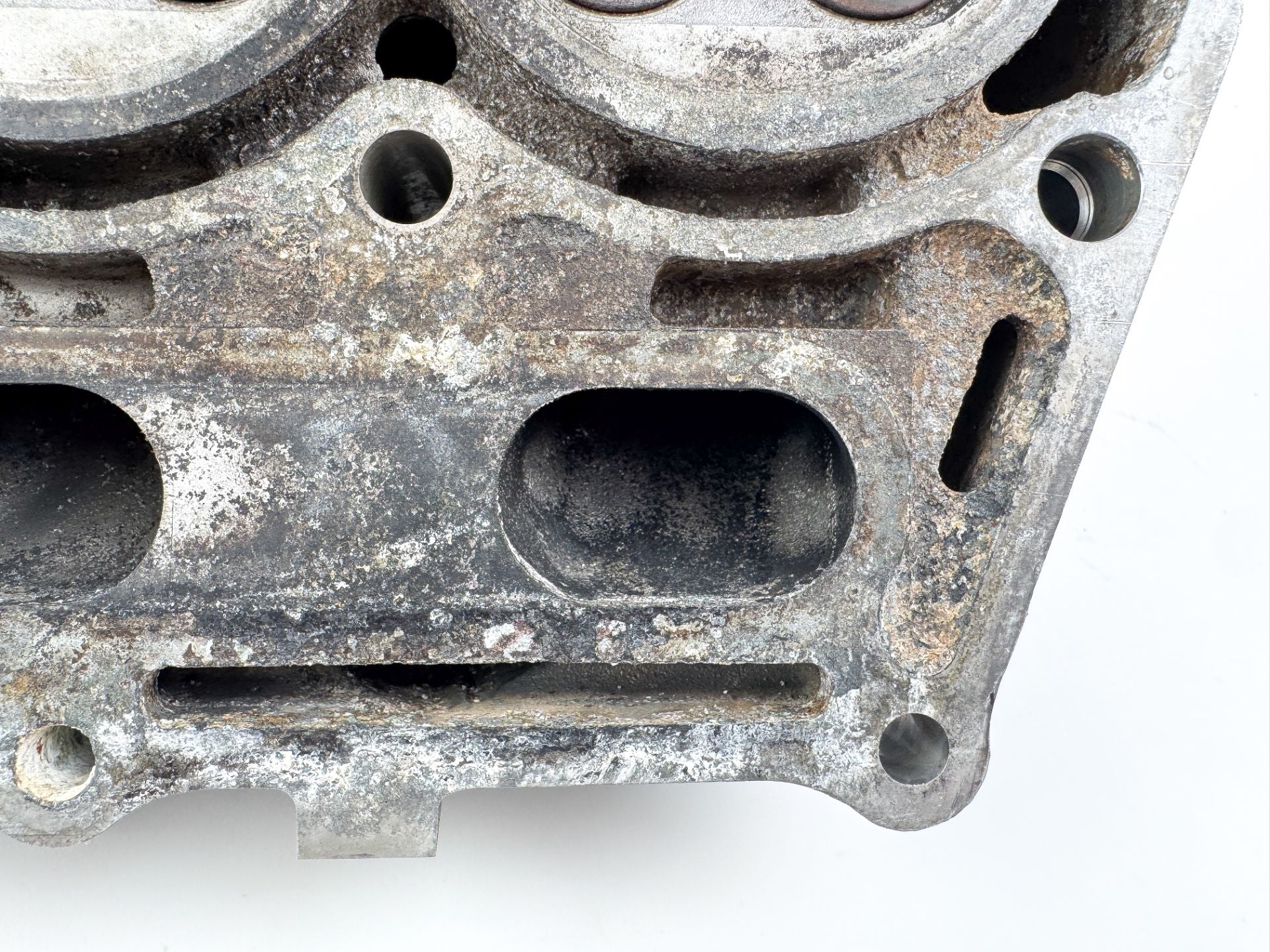 2019 Suzuki 90 HP 4 Stroke Outboard Cylinder Head 11100-87L10 OEM