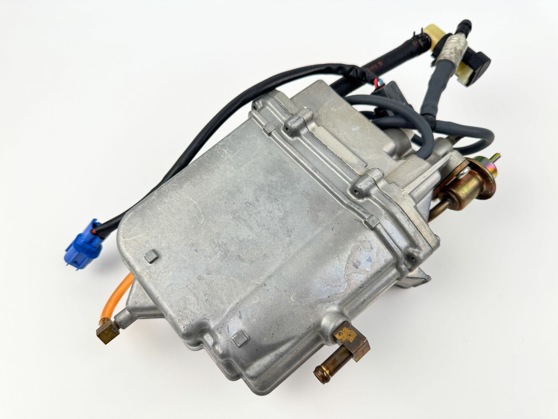 2004 Yamaha 150 HP 4 Stroke Outboard VST Float Chamber Assembly 63P-14180-01-00 OEM