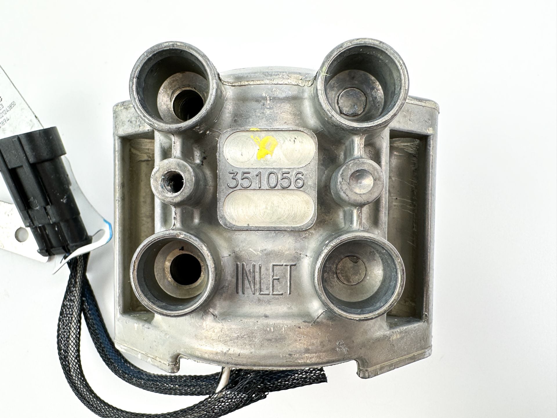 2006 Evinrude 40HP Etec 2 Stroke Outboard Fuel Injector Set W/ Rail 5006220 OEM