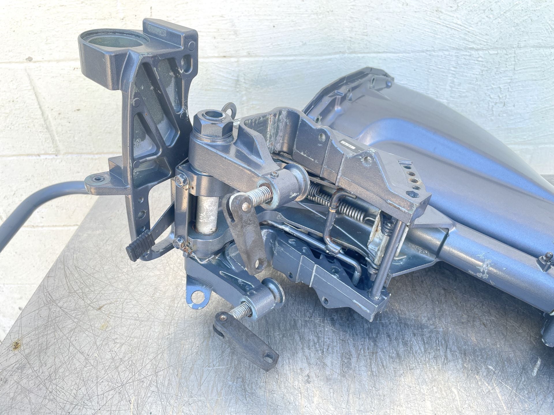 1998 Yamaha 15 HP 4 Stroke Outboard Complete Midsection & Swivel Bracket 66M-45111-10-4D OEM