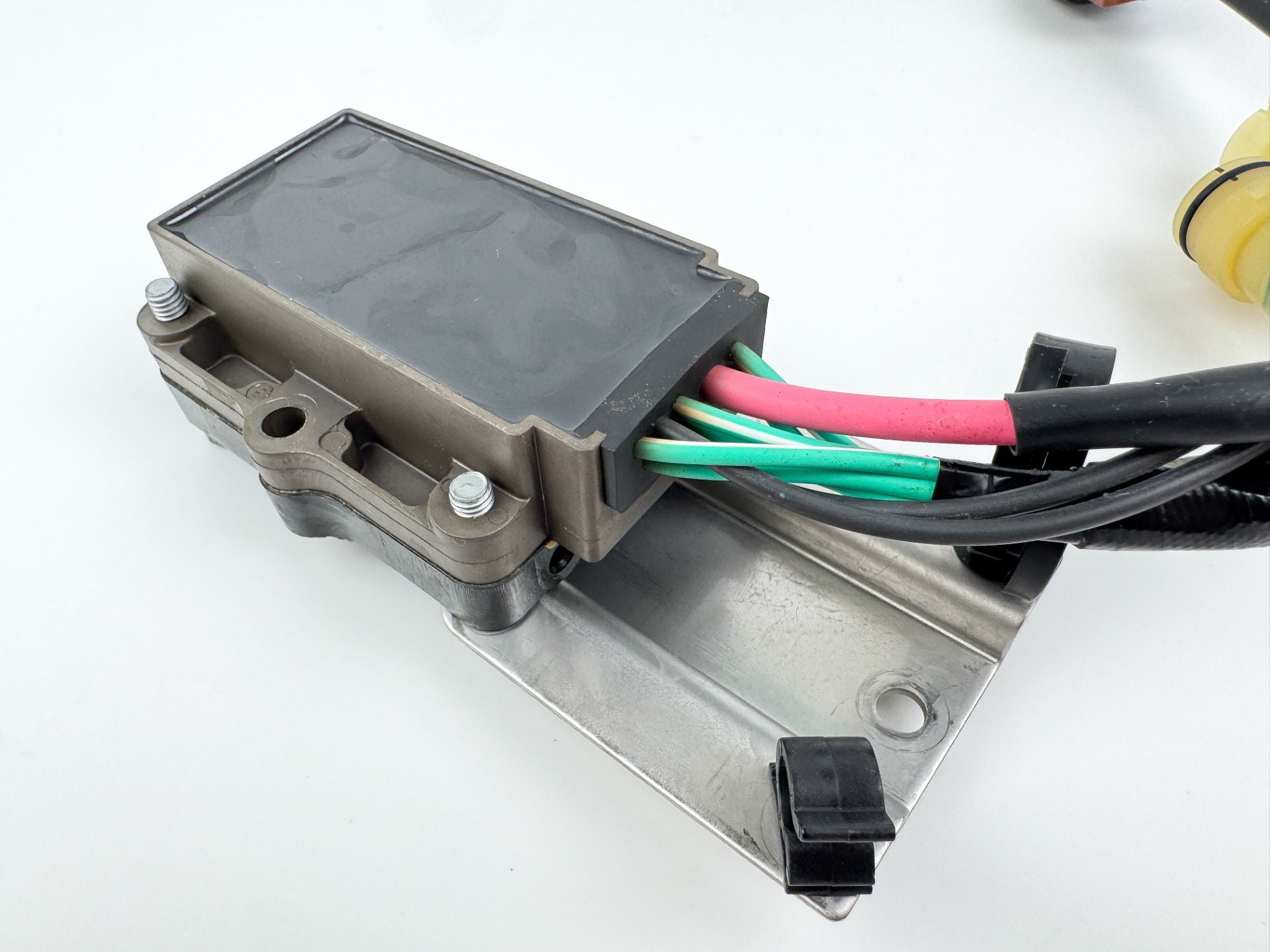 2010 Yamaha 250 HP 4 Stroke Outboard Rectifier & Regulator 6CB-81960-00-00 OEM