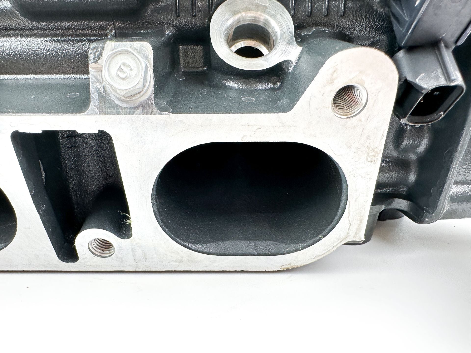 2015 Yamaha 250 HP 4 Stroke Outboard Starboard Cylinder Head 6CE-W009A-01-9S OEM