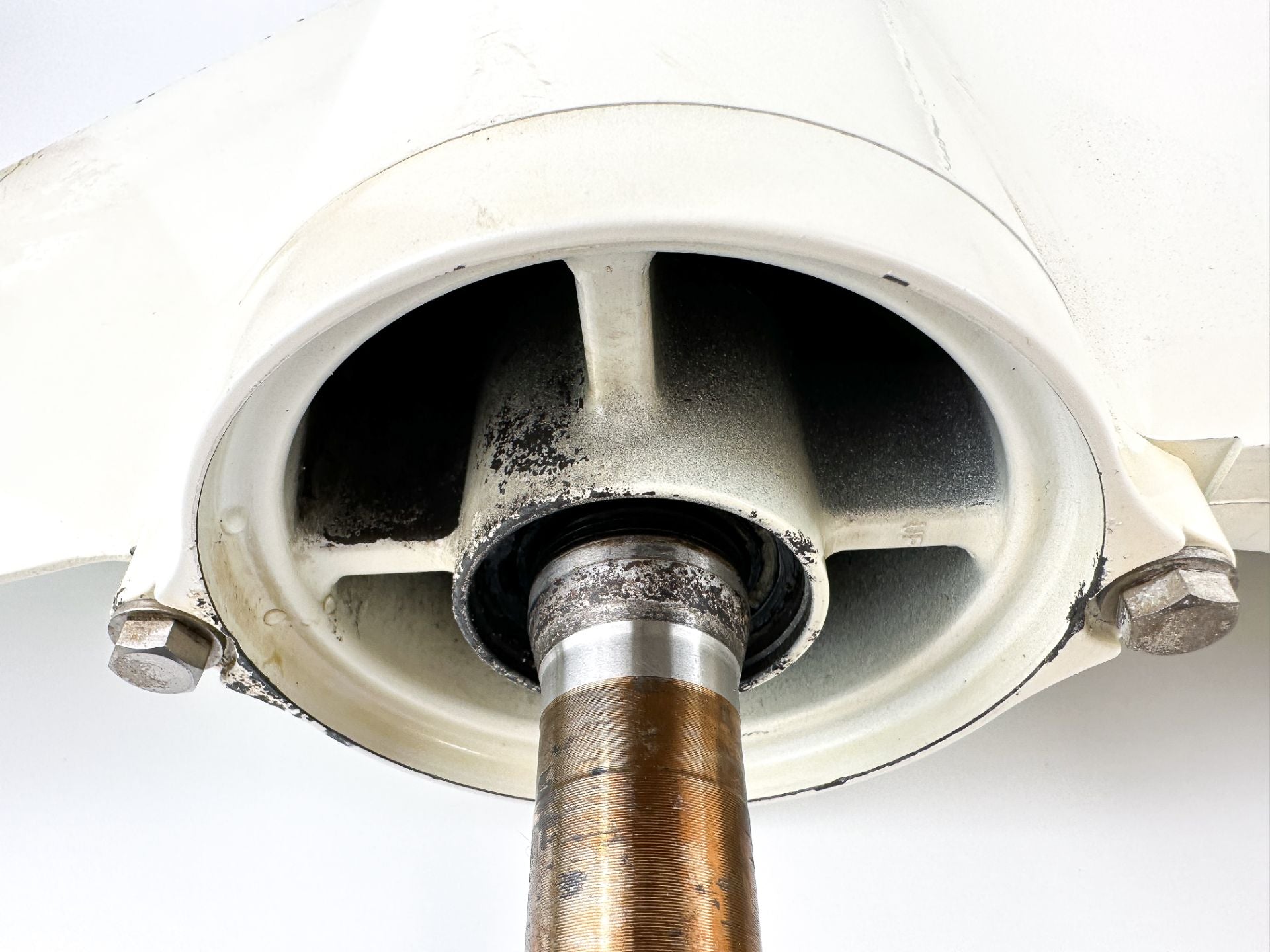 2018 Suzuki 200 HP 4 Stroke Outboard 25" XL Lower Unit Gear Case 55110-96L00-Y5S