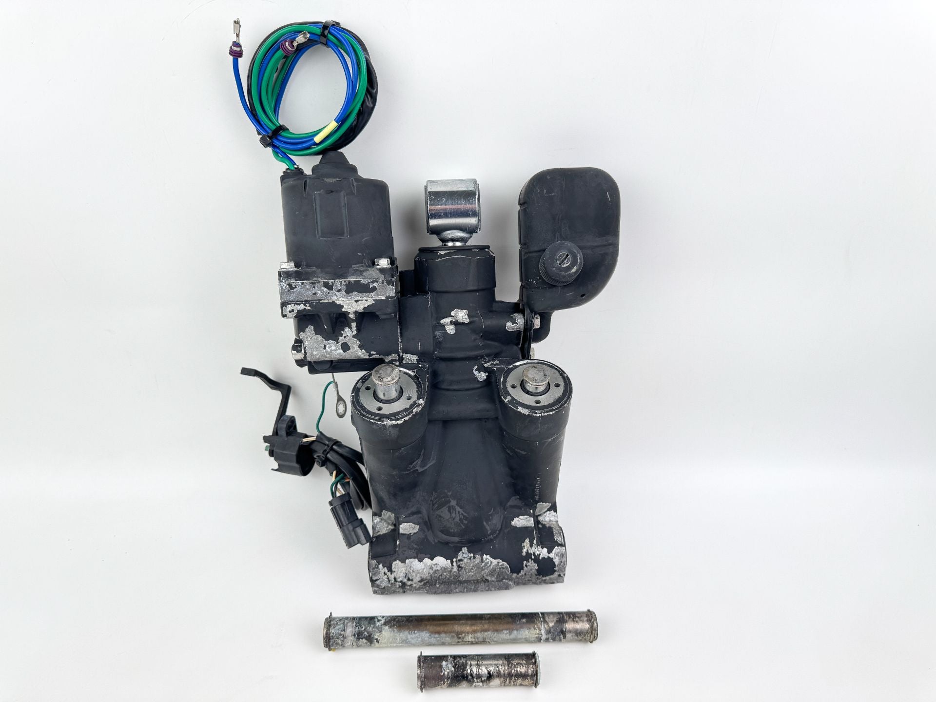 2008 Evinrude 300 HP 2 Stroke Outboard Power Trim Tilt Unit 5007662 OEM