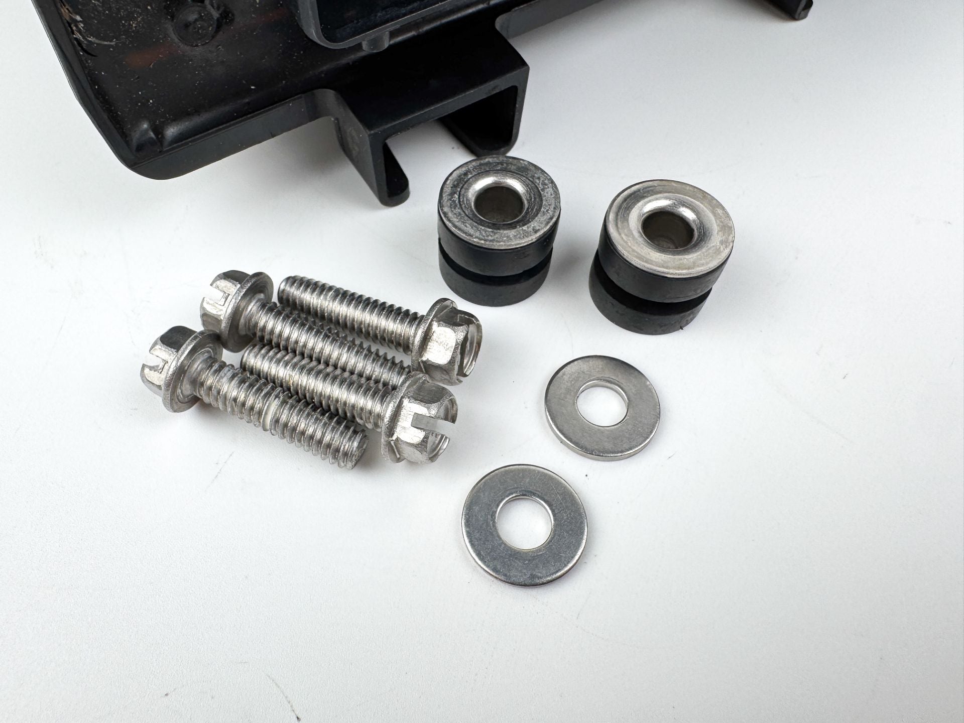 2012 Evinrude 250 HP 2 Stroke Etec Outboard Engine Control Unit ECU EMM 0587130 OEM