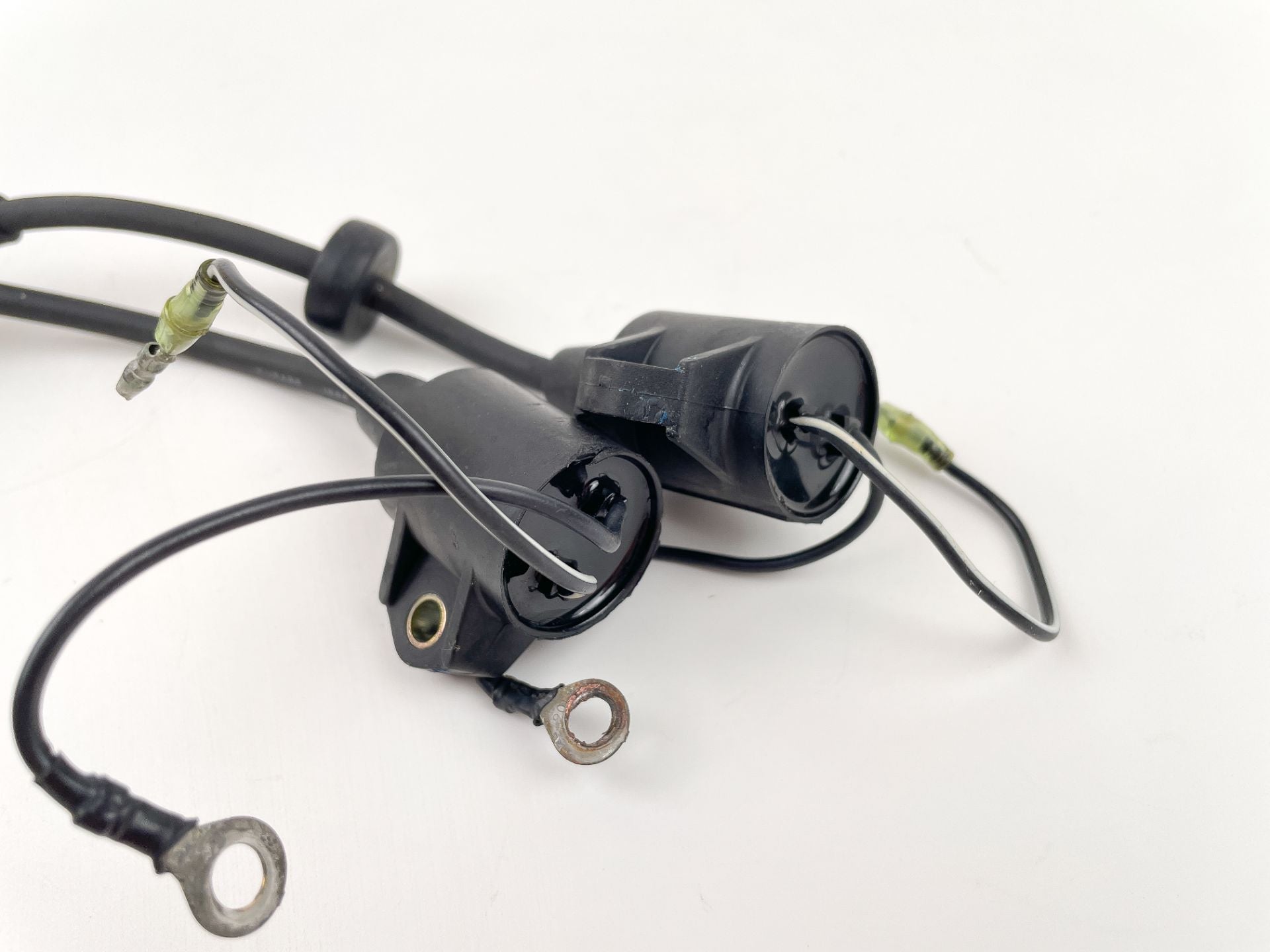 1997 Yamaha 15 HP 2 Stroke Outboard Ignition Coil Set 63V-85570-00-00 OEM