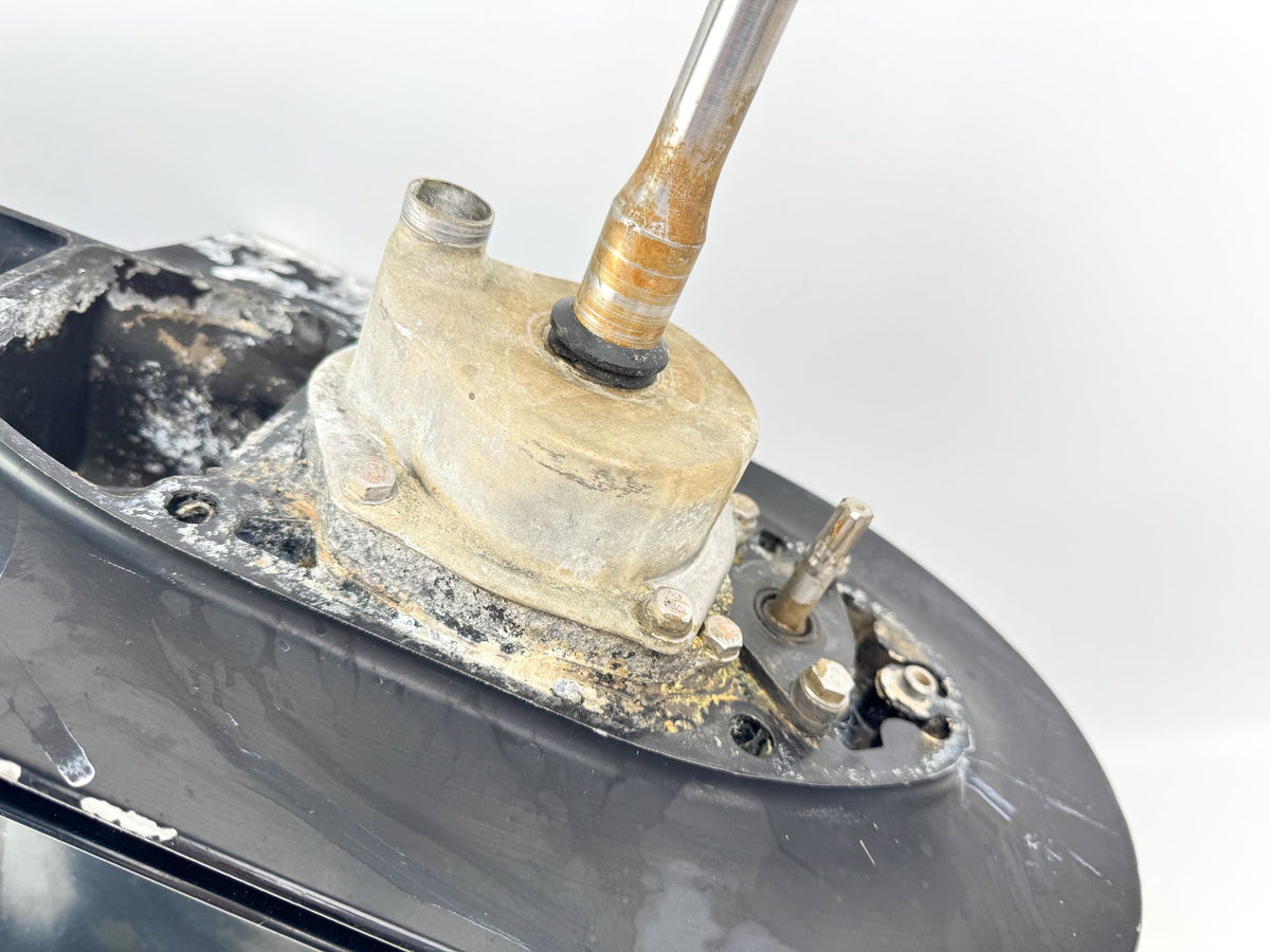 98-06 Mercury 75 90 115 HP 4 Stroke Carb 20" Long Lower Unit 888845T03