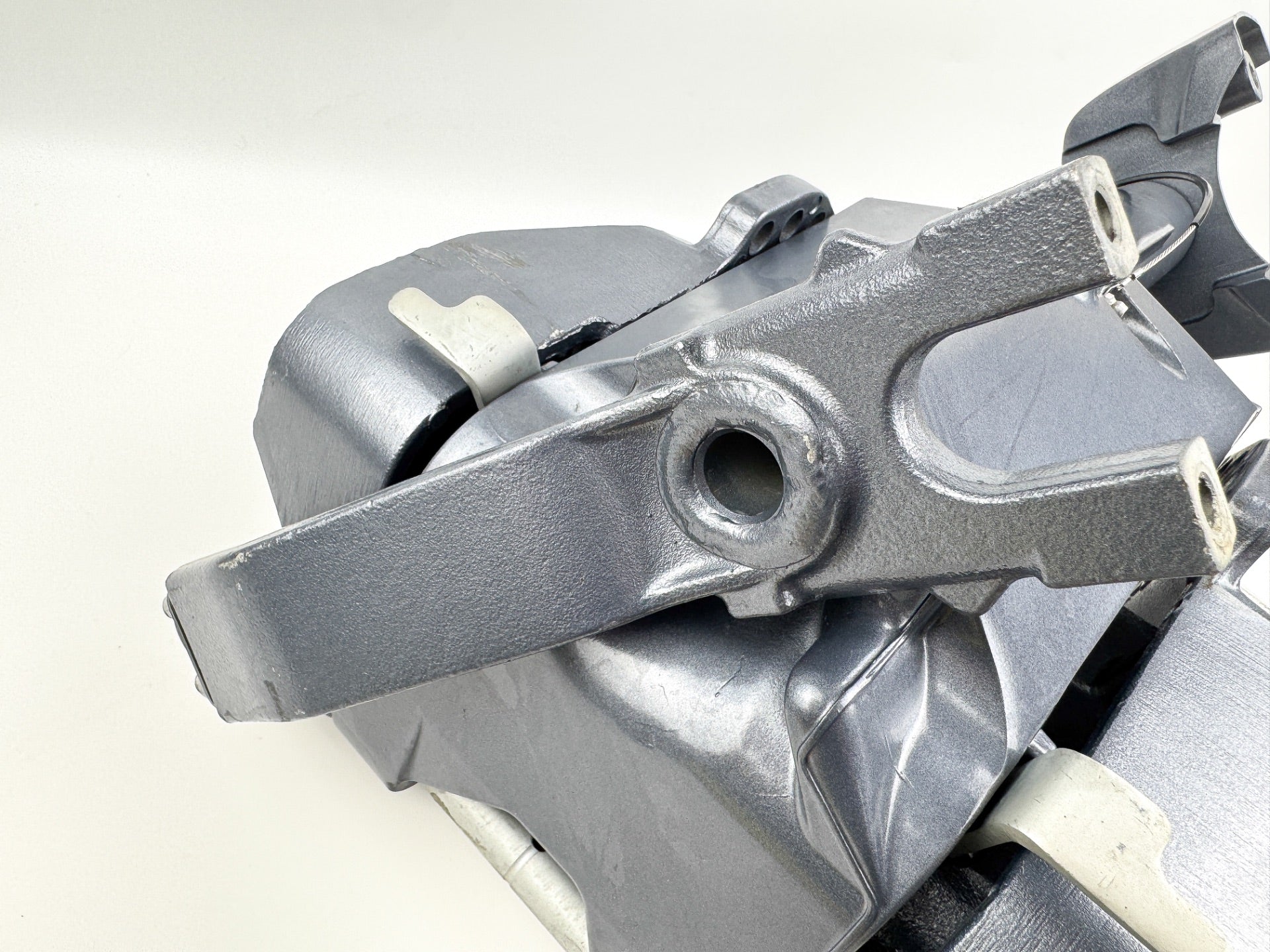2014 Yamaha 60 HP 4 Stroke Outboard Swivel Bracket 69W-42510-01-8D OEM