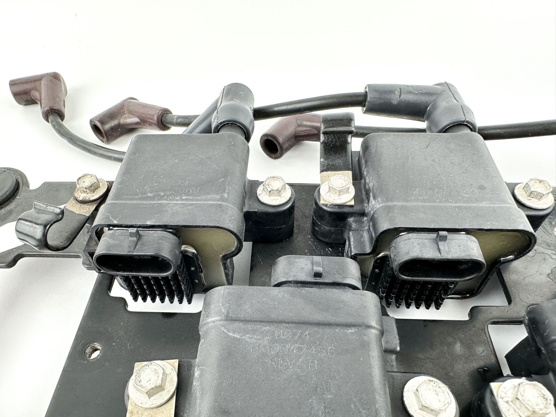 2014 Mercury 250 HP 2 Stroke Outboard Ignition Coil Set W/ Plate 879984A1 OEM