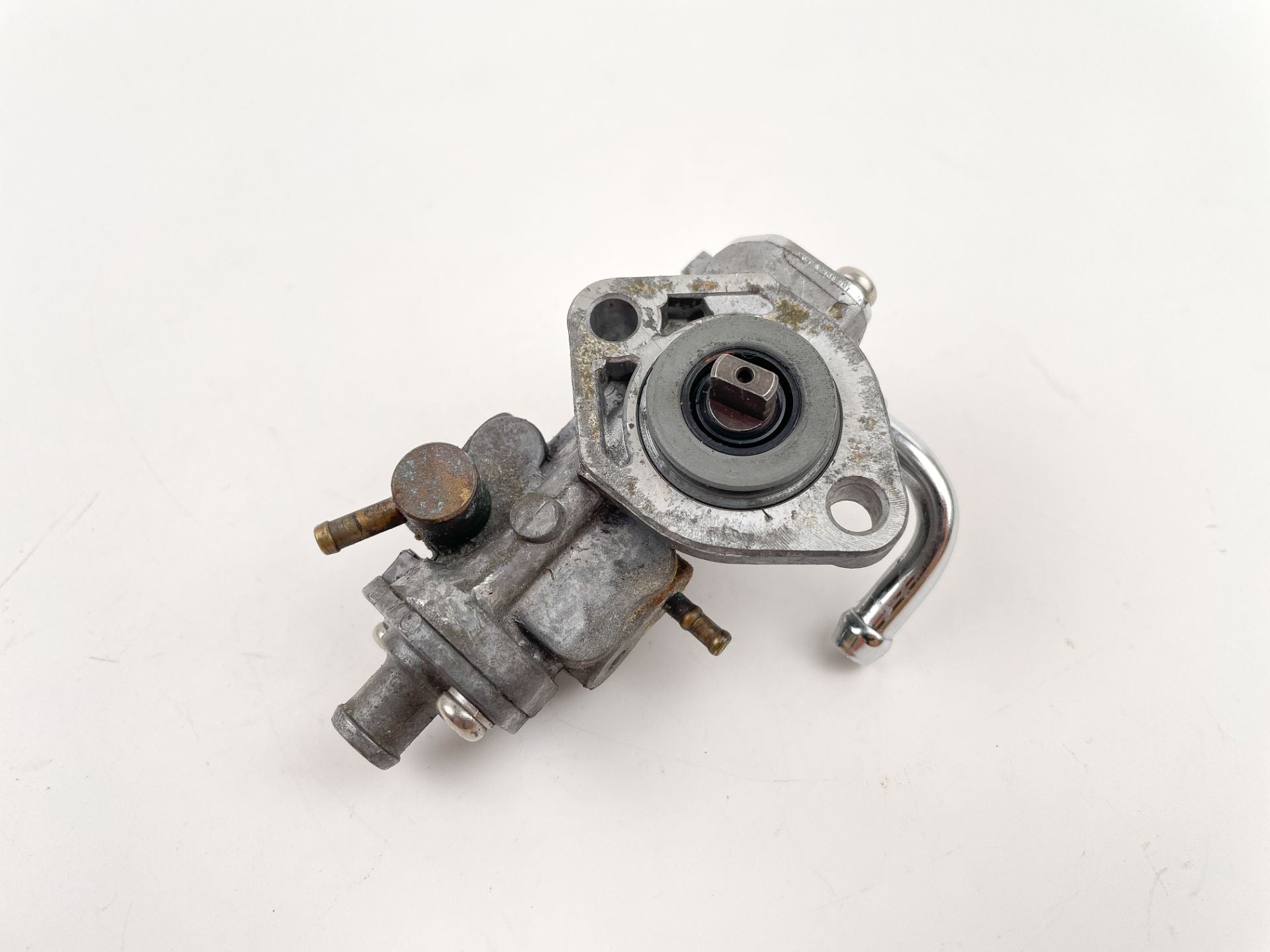 1999 Yamaha 30 HP 2 Stroke Outboard Oil Pump 6J8-13200-01-00 OEM