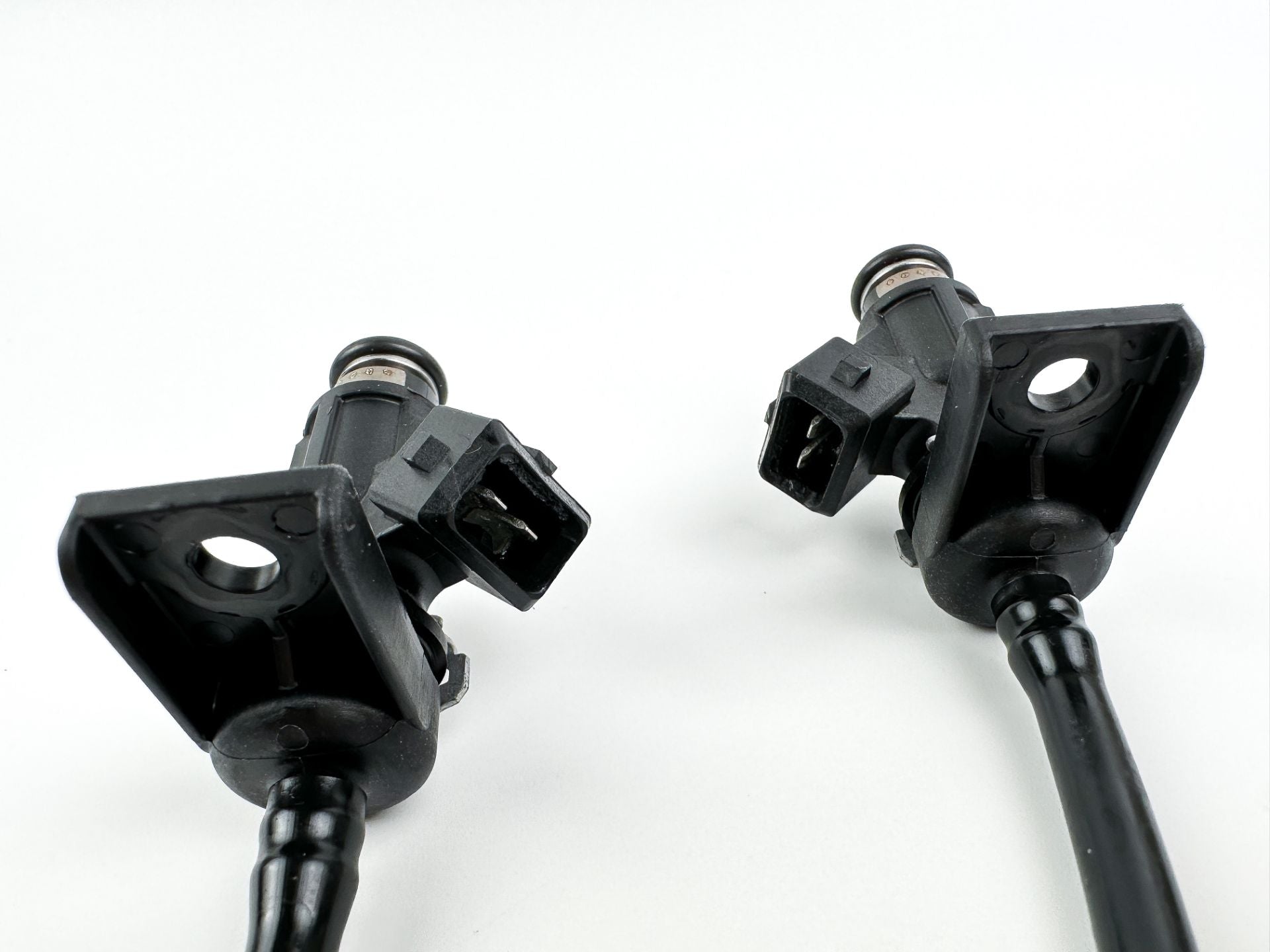 2004 Mercury 60HP EFI Fuel Injectors & TFI System - 892123002 879887T - Cleaned